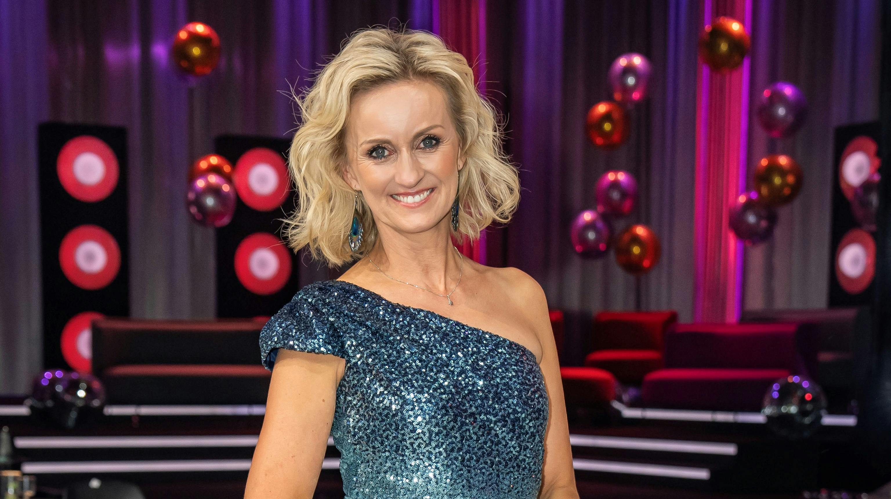 Marianne Eihilt tjener en formue på at lære indbyggerne i Risskov og Viby at danse.