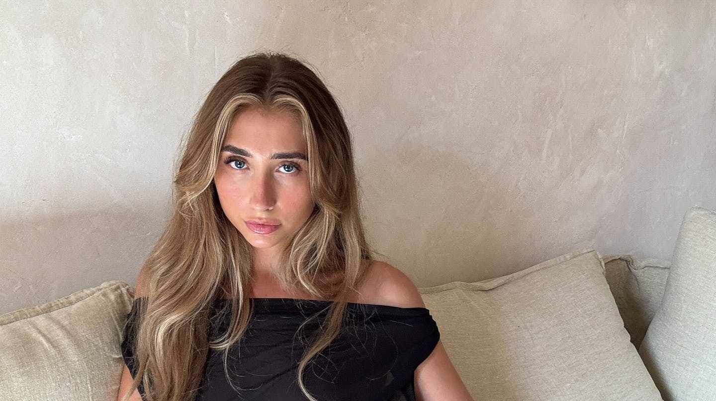 Lily Phillips havde ikke informeret udlejeren af en lejlighed i Notting Hill i London om sine opsigtsvækkende planer, der involverede 100 mænd.