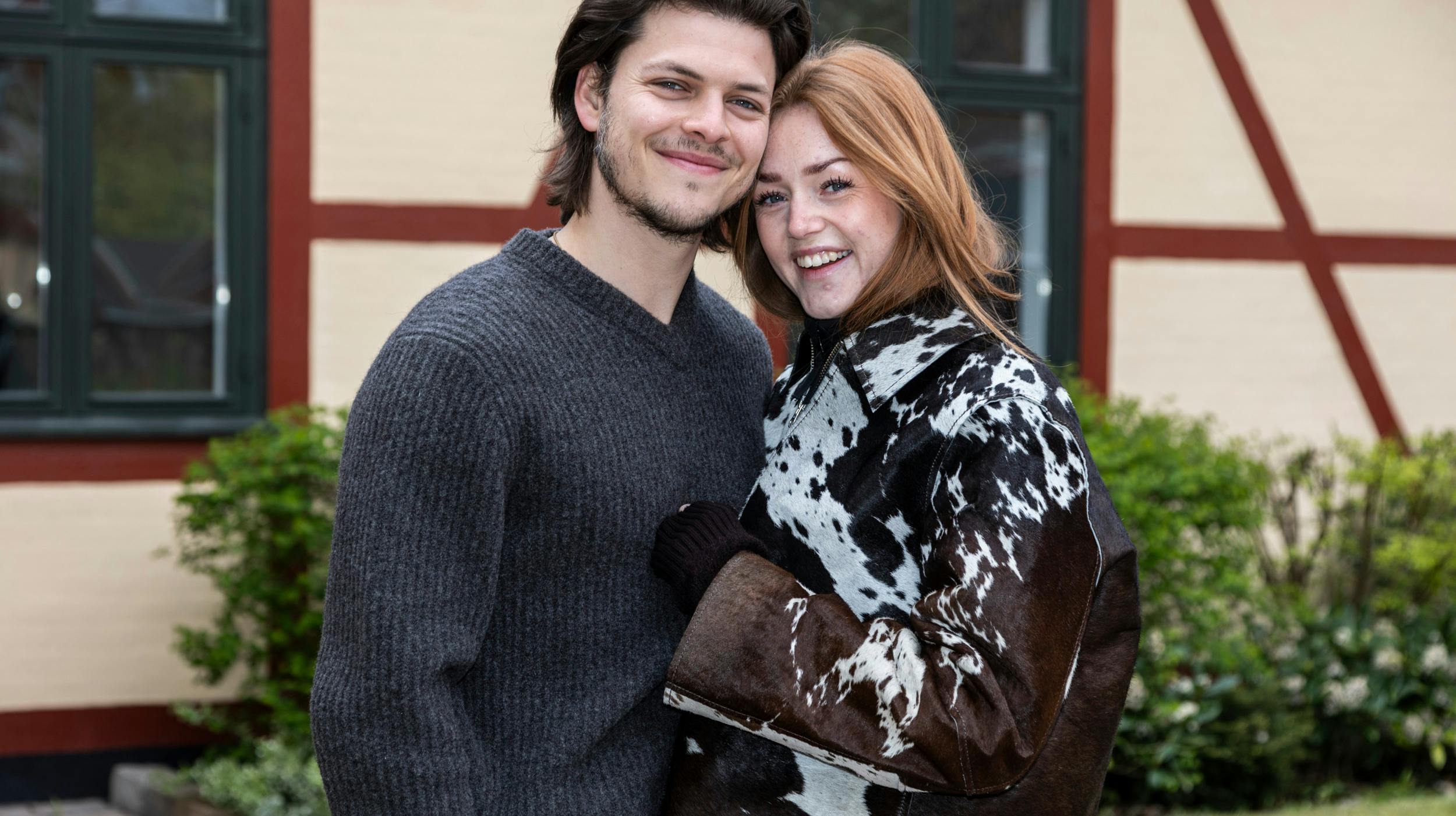 Alex Høgh Andersen, 29, og Johanne Milland, 28, medvirker begge i den nye Viaplay-serie ”Kald mig far”.