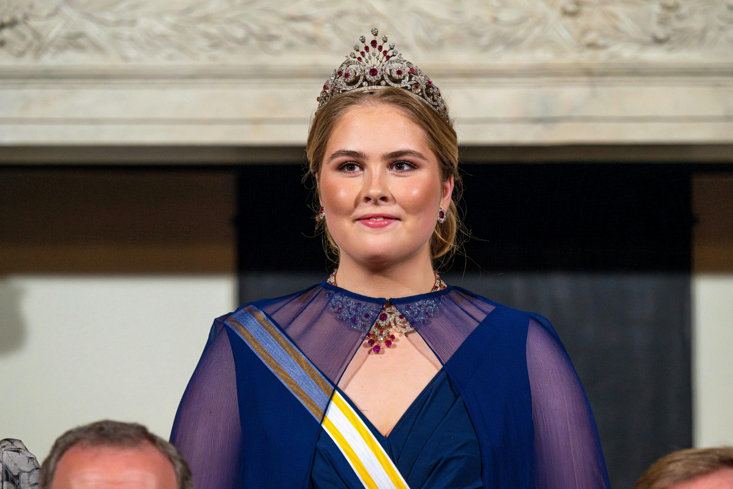 Det blev et foreløbigt nej tak til apanage fra Hollands kronprinsesse Amalia. Hun føler, at hun ikke fortjener pengene, så længe hun studerer.