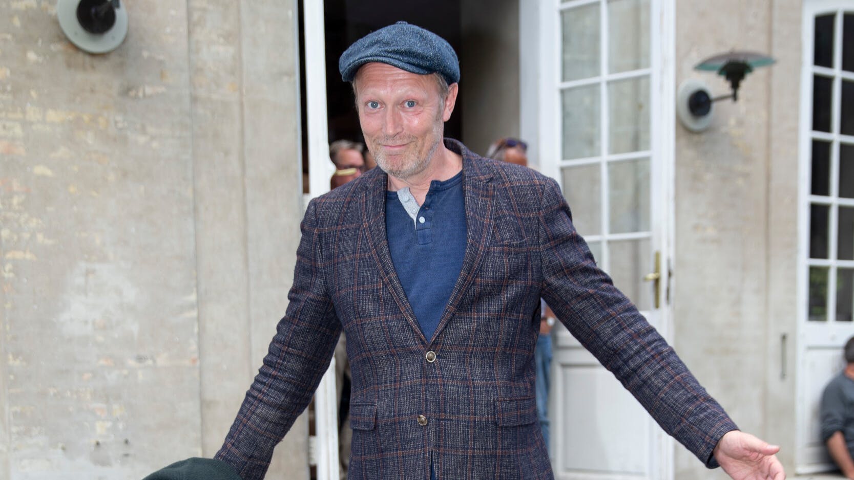 Mandag den 6. maj fylder Lars Mikkelsen 60, og kan se tilbage på en imponerende filmkarriere i både ind- og udland.