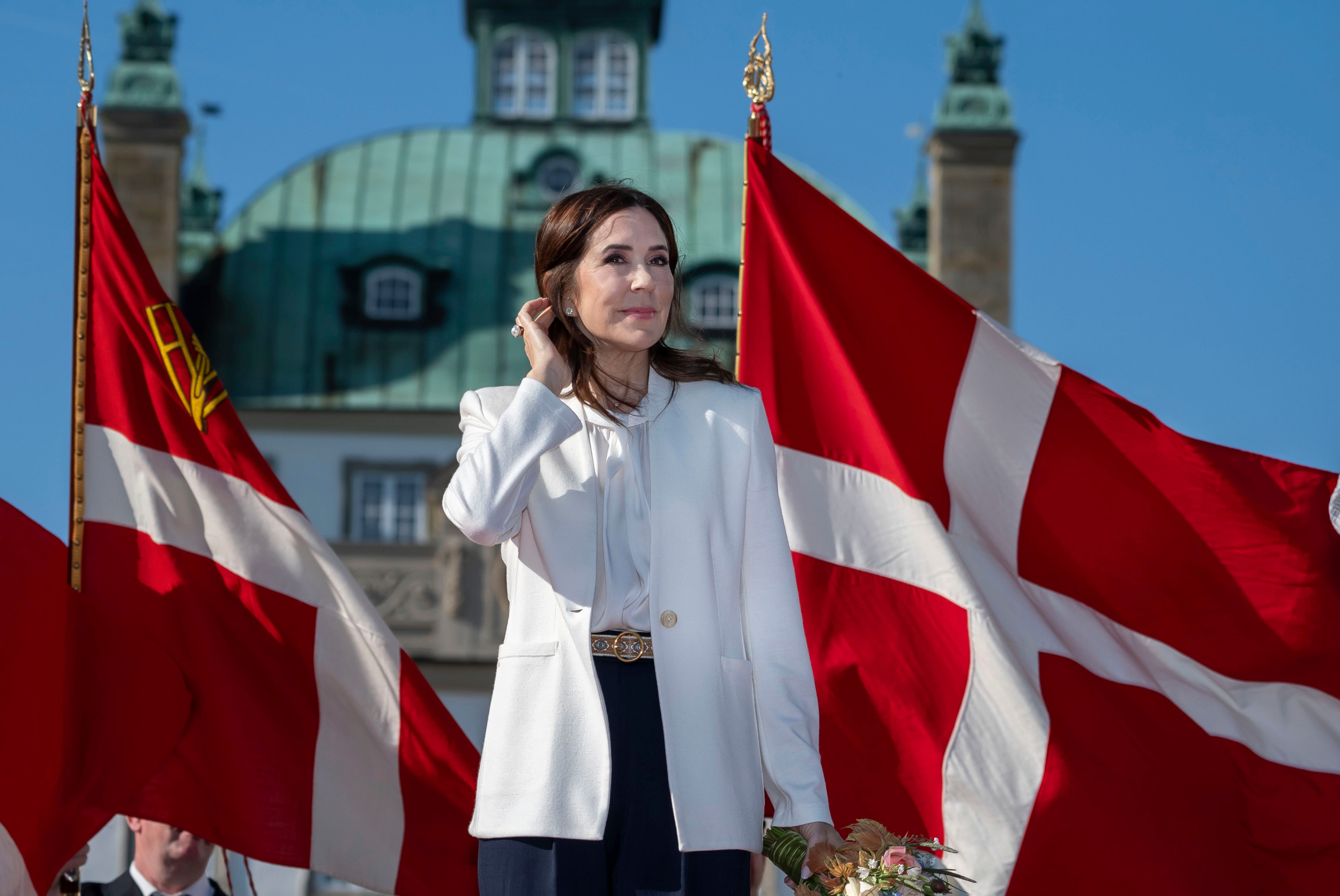 Dronning Mary, 52, tager sin andel af ansvaret for, at hendes mand bliver en succes som konge.