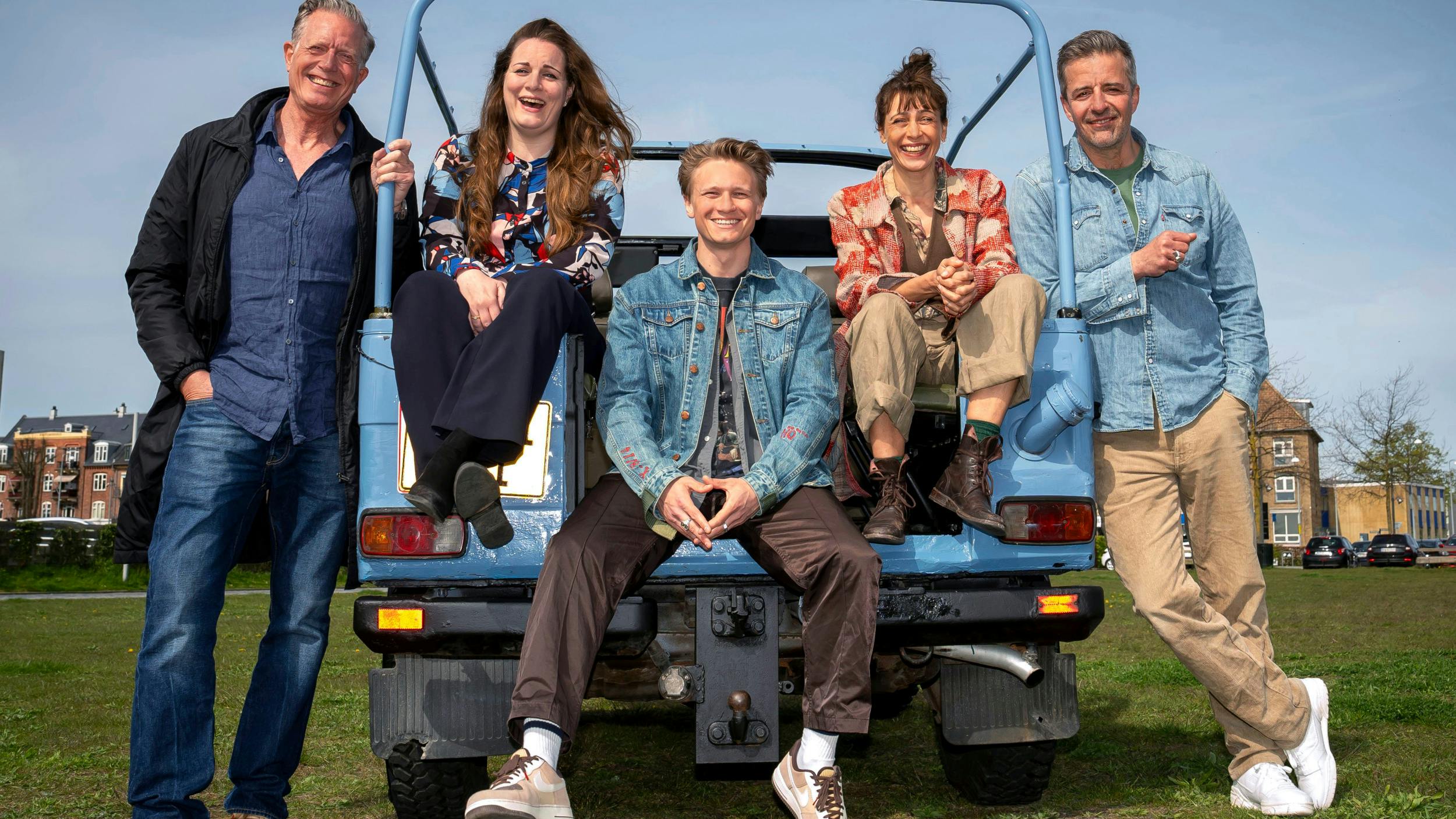 ”Sommerdahl” sæson 5 med Peter Mygind bag rattet i Jeep’en kan ses på TV 2 Play og Charlie fra søndag.