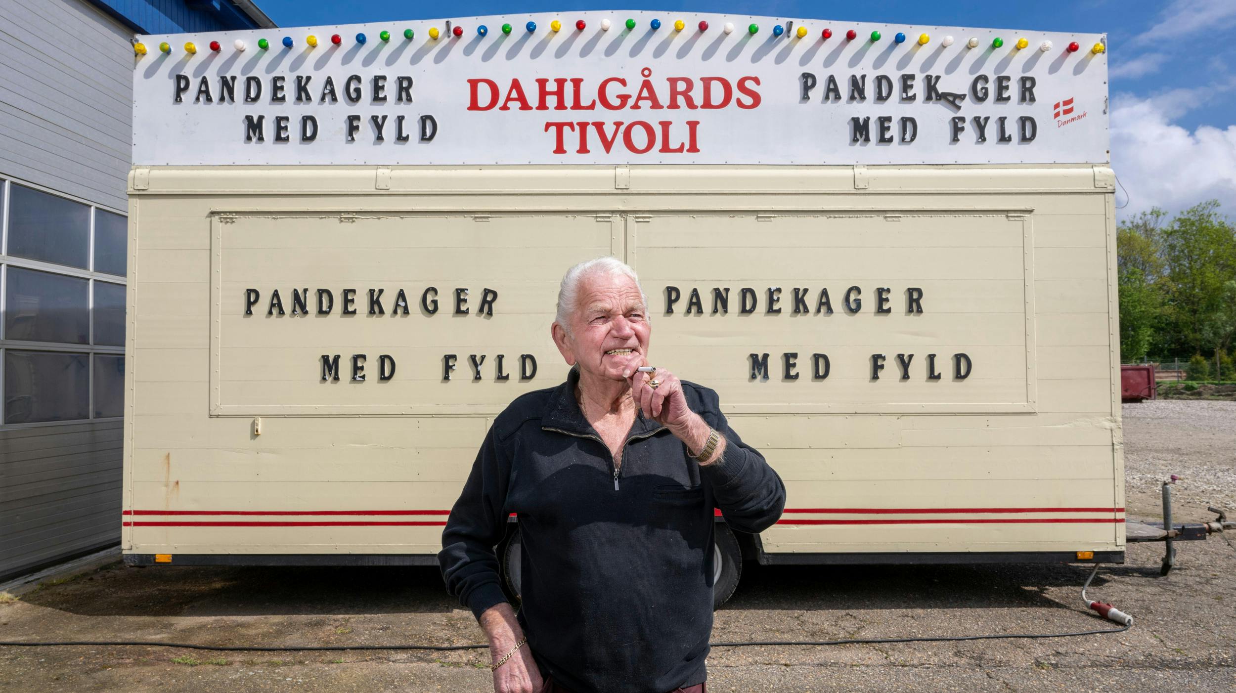 Humøret er i top hos Leif Dahlgård, 79, kendt fra ”Dahlgårds Tivoli” for igen i år tager han ud i landet med sine tre vogne.