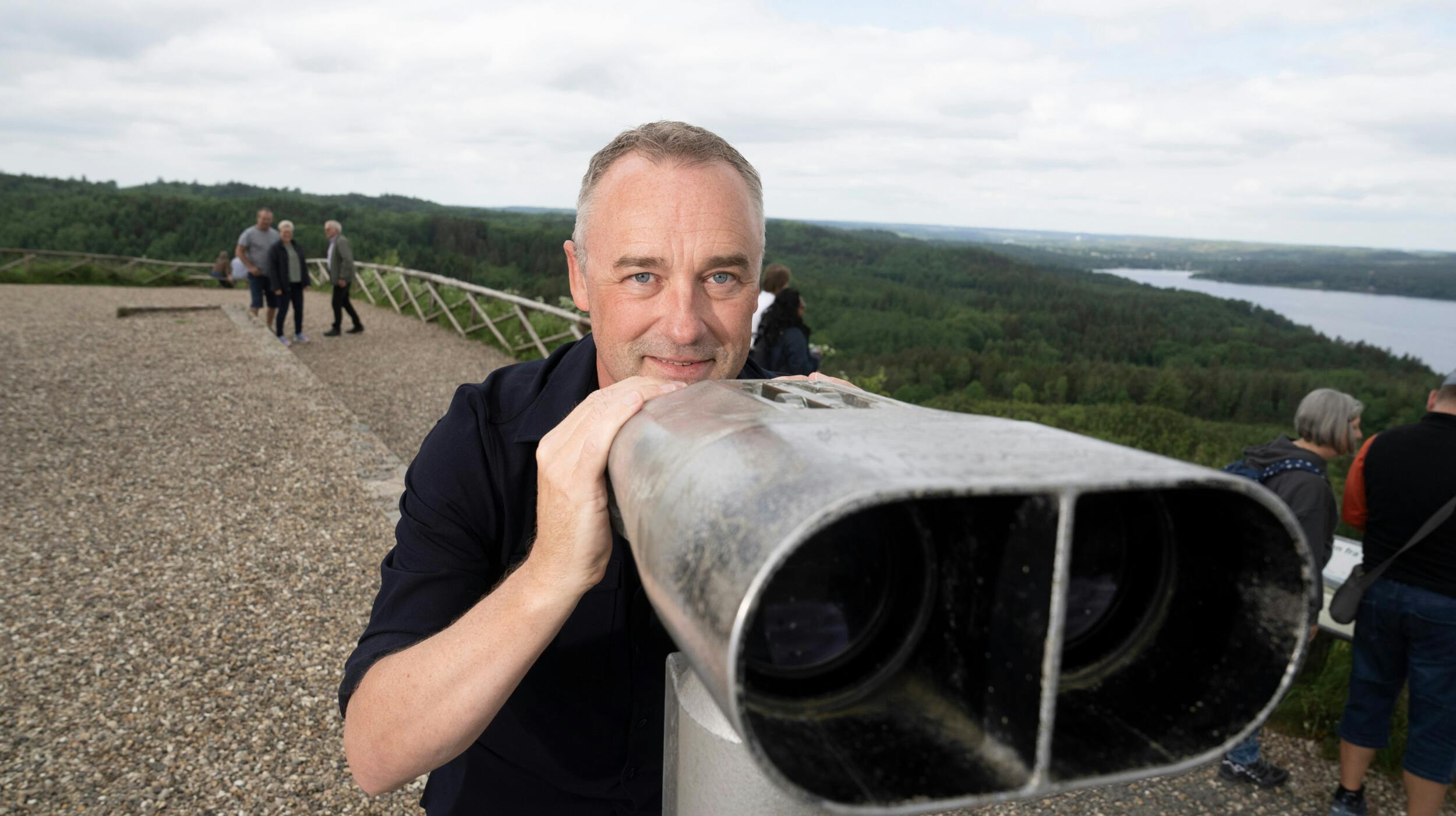 Mens det er slut med knallert kigger værten allerede frem mod mere ”Størst”, hvor det blandt andet skal handle om klimaet.