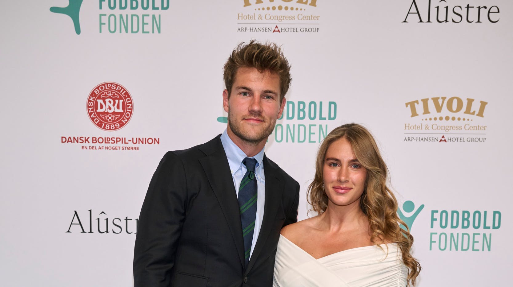 Joachim Andersen glemmer næppe sin bryllupsdag lige med det samme – det er samme dato som hans fødselsdag. Samme dag som han fyldte 28 år, fik han et ”ja” i gave af Cecilie Porsdal.