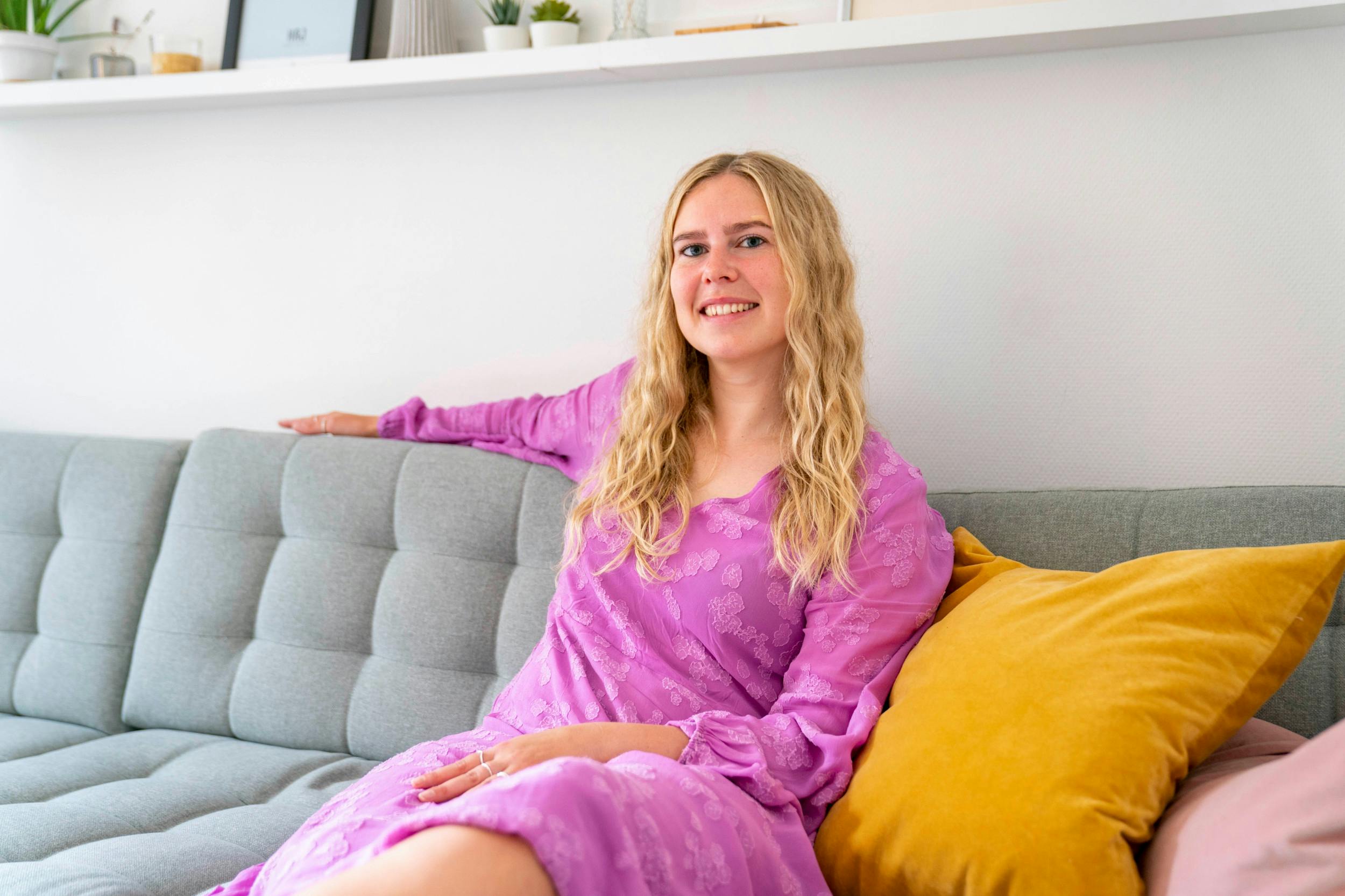 Sara Hove er single og ved at flytte til smilets by.
