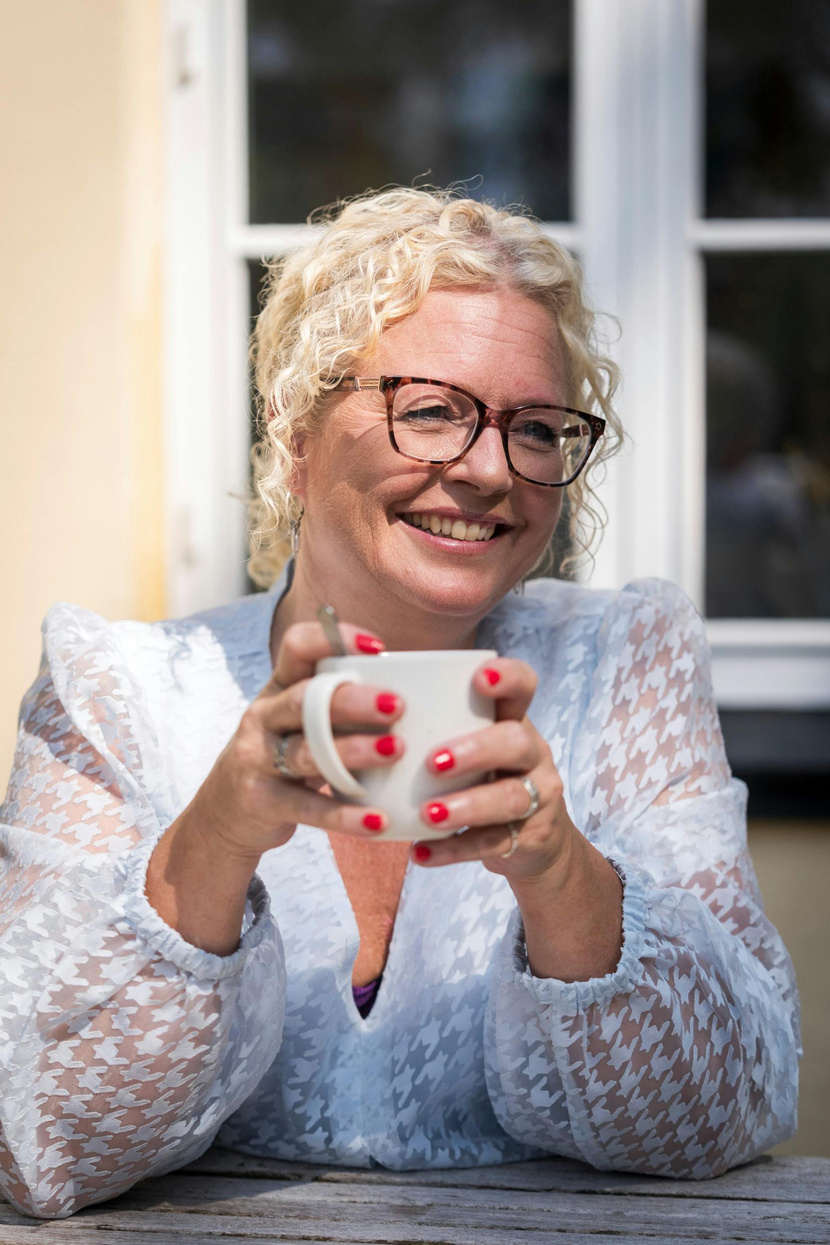 Det var Helles datter, Olivia, der meldte hende til programmet. Men Helle snakkede med casterne flere gange, før hun droppede sin frygt og sagde ja.  