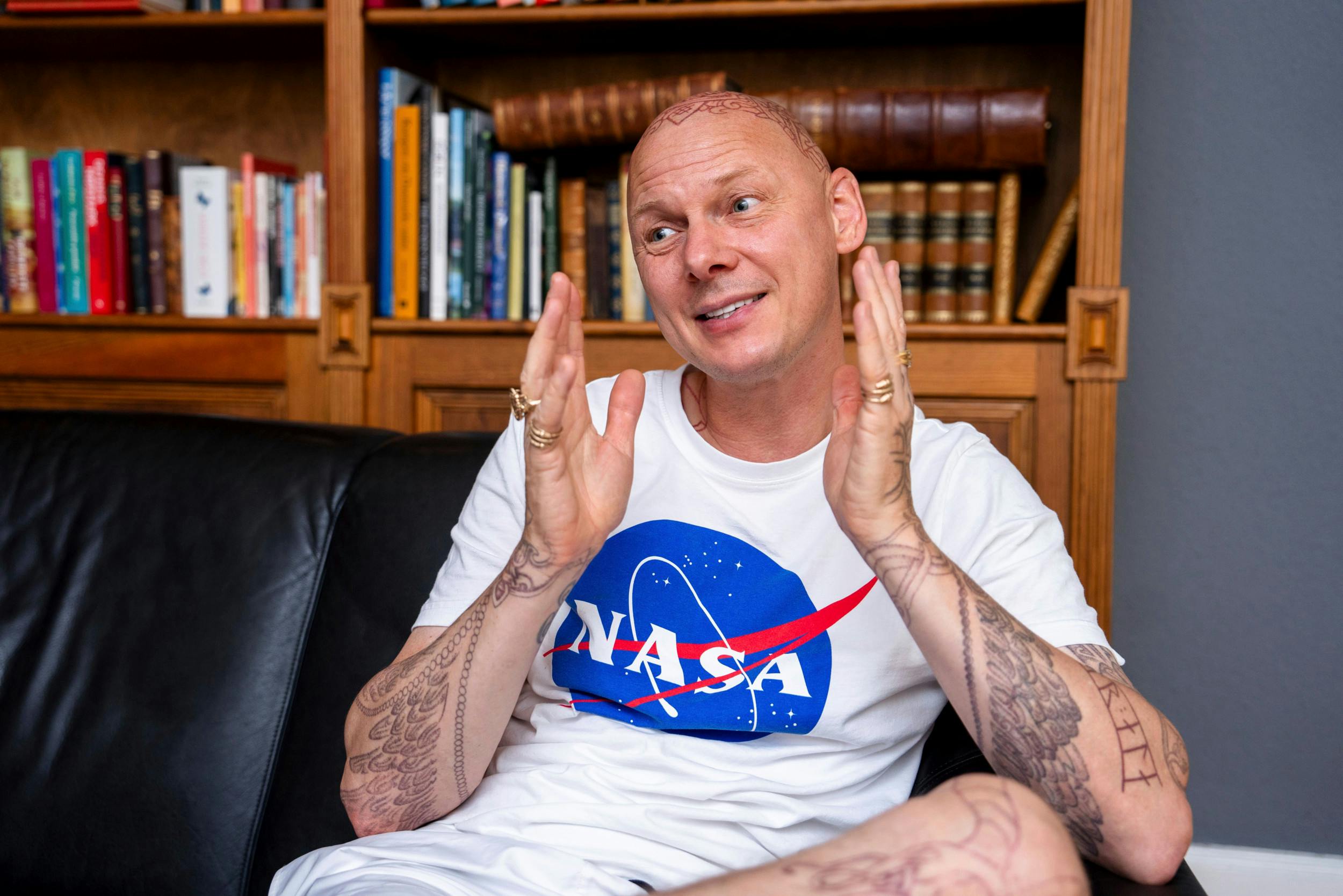 – Jeg har lyst til at gøre noget for andre, fortæller Jim om motivationen bag det nye skoleprojekt.