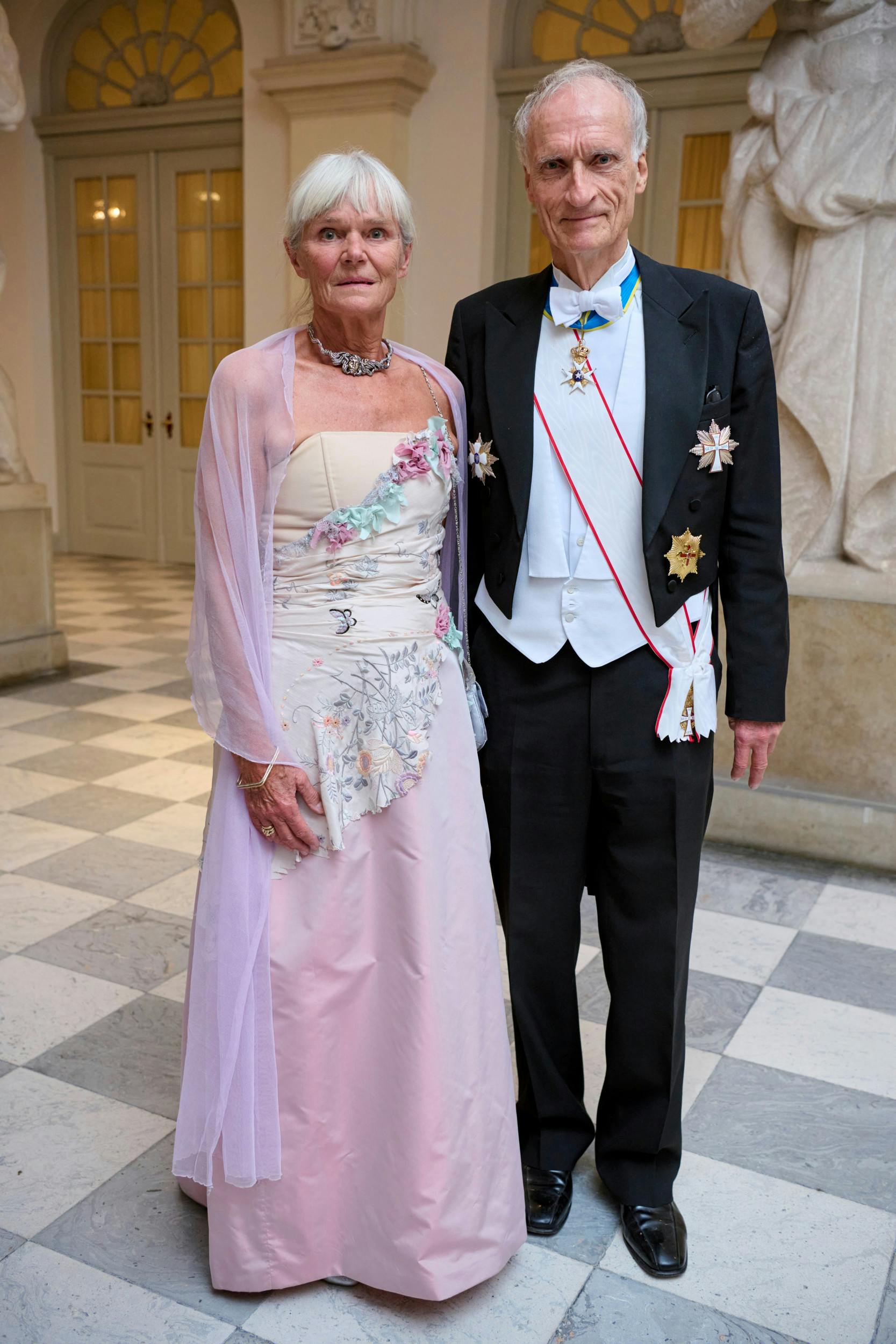 I mere end 50 år har Bertel Haarder dannet par med  Birgitte Haarder , 80, som han har fire børn og otte børnebørn med. Hun har altid været den faste base i hjemmet på Østerbro.  