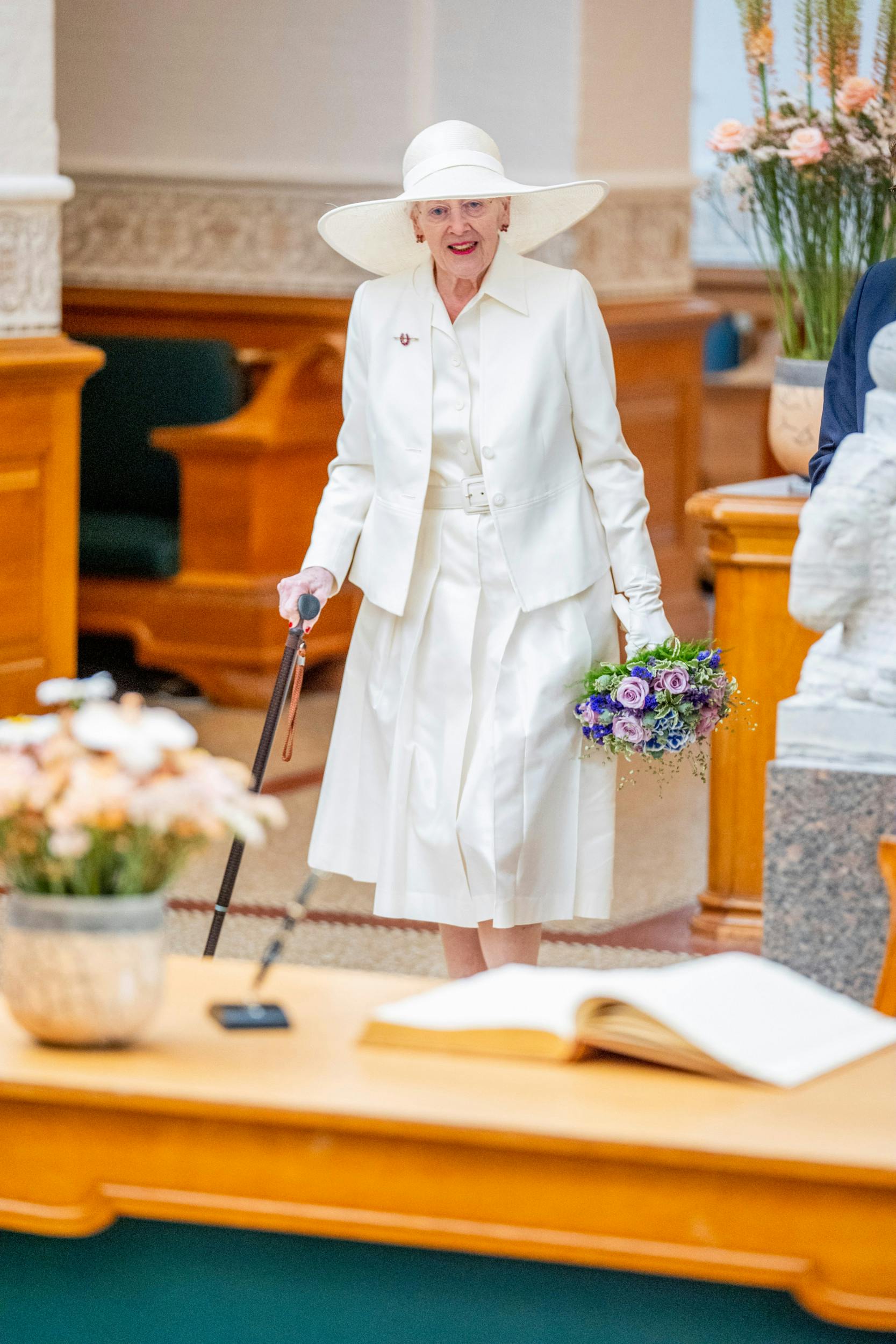 Dronning  Margrethe , 84, lod kun kongehusets egen historiker få indblik i sine forfædres dagbøger og notater. 