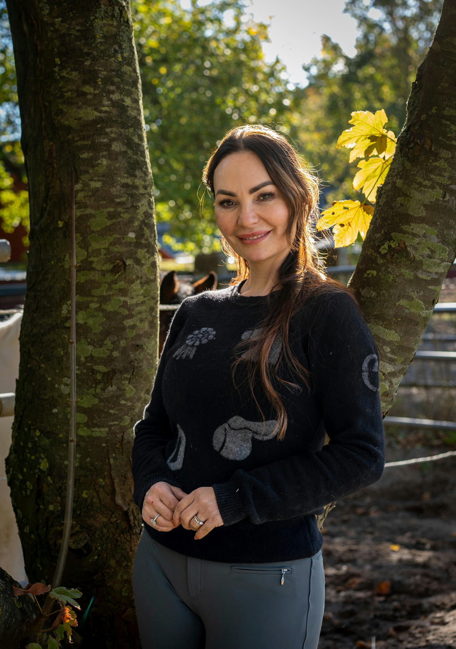 Smilet er tilbage hos den tidligere forsidebabe, som stadig ved, hvordan man poserer.