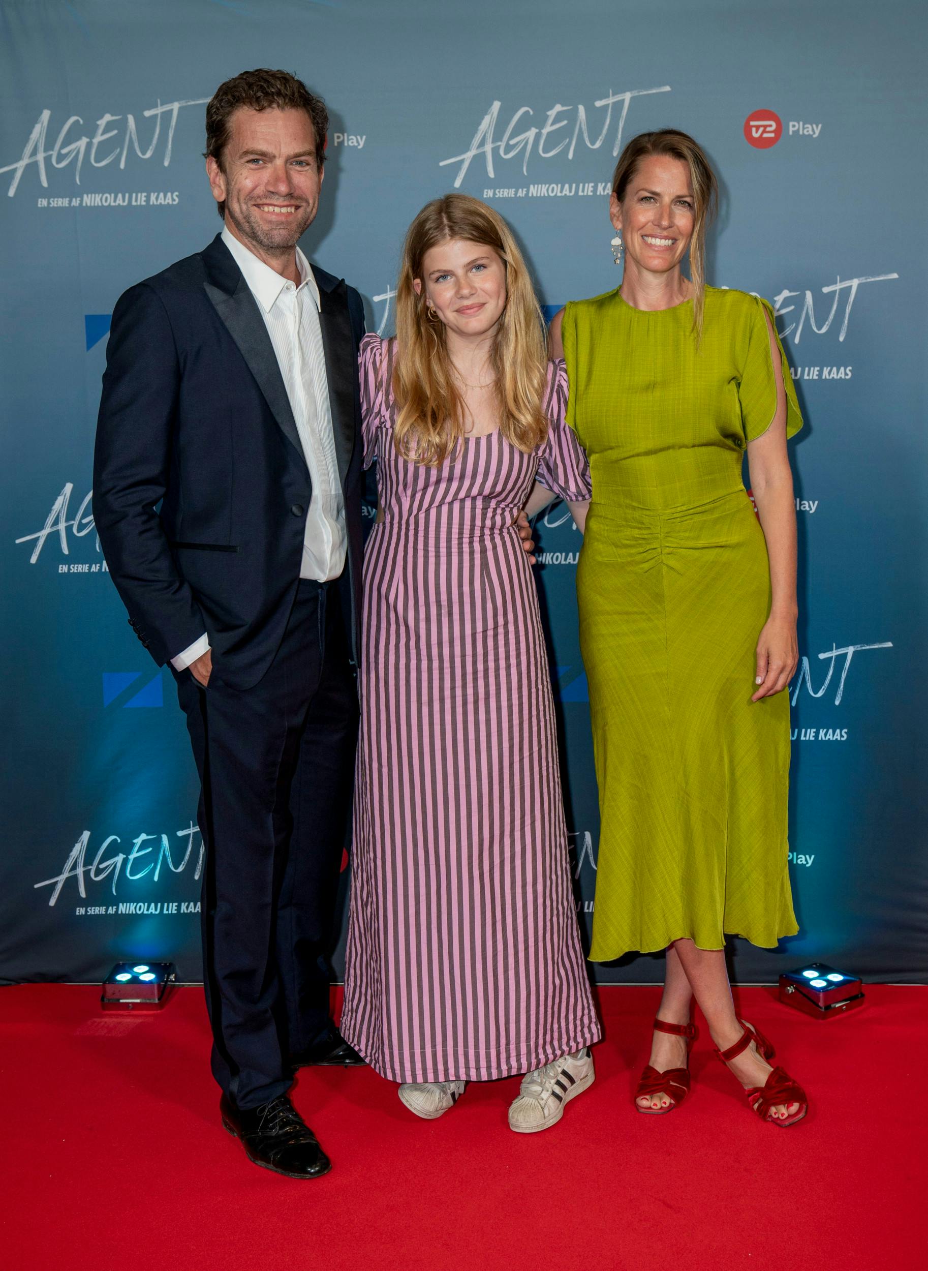 Lillesøster Esther , 13, havde en lille rolle i tv-serien ”Agent”, mens storesøster Gerda havde en lidt større rolle.