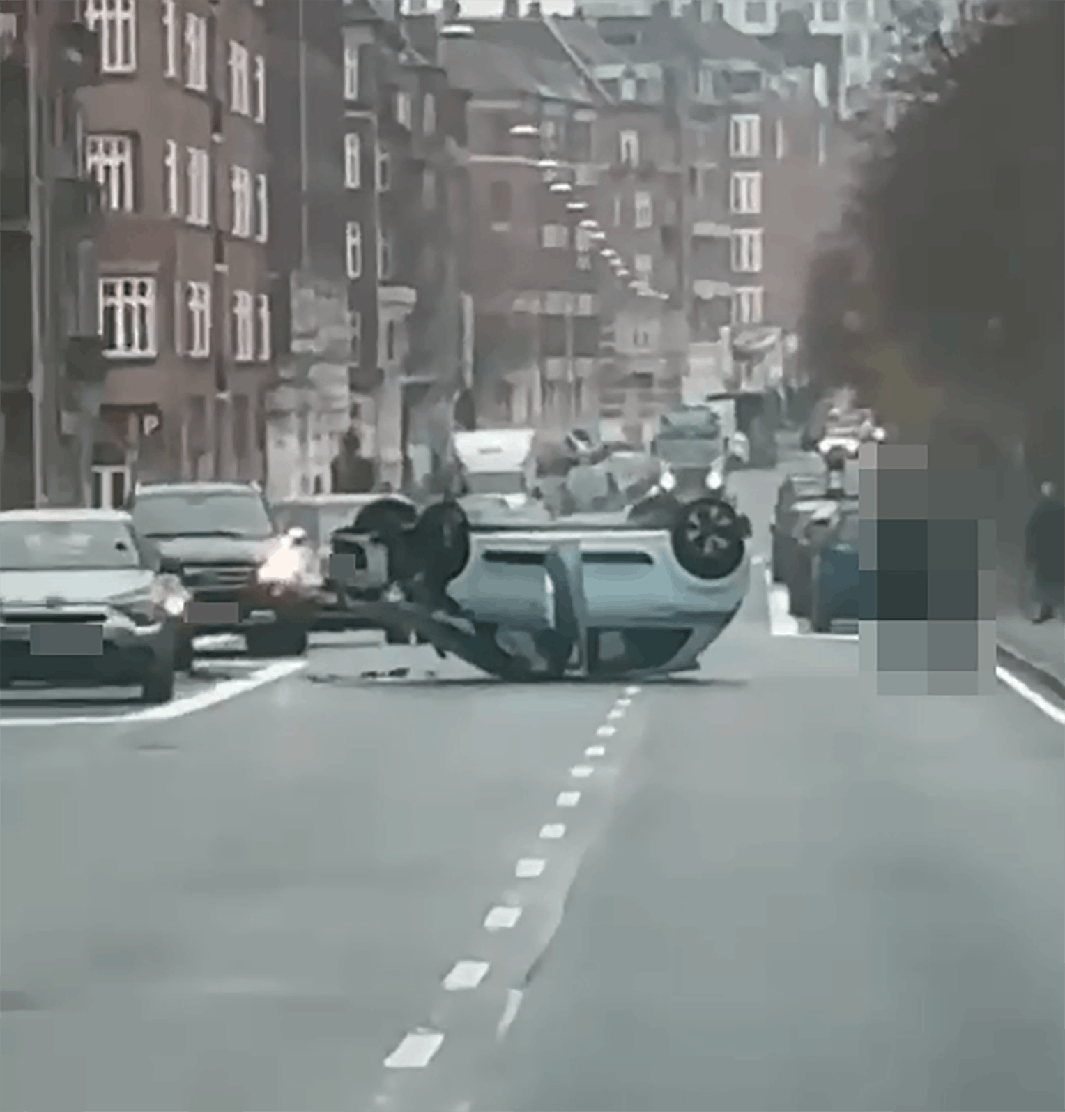 Så vildt så det ud, da DR-værten kørte galt i formiddagstrafikken.