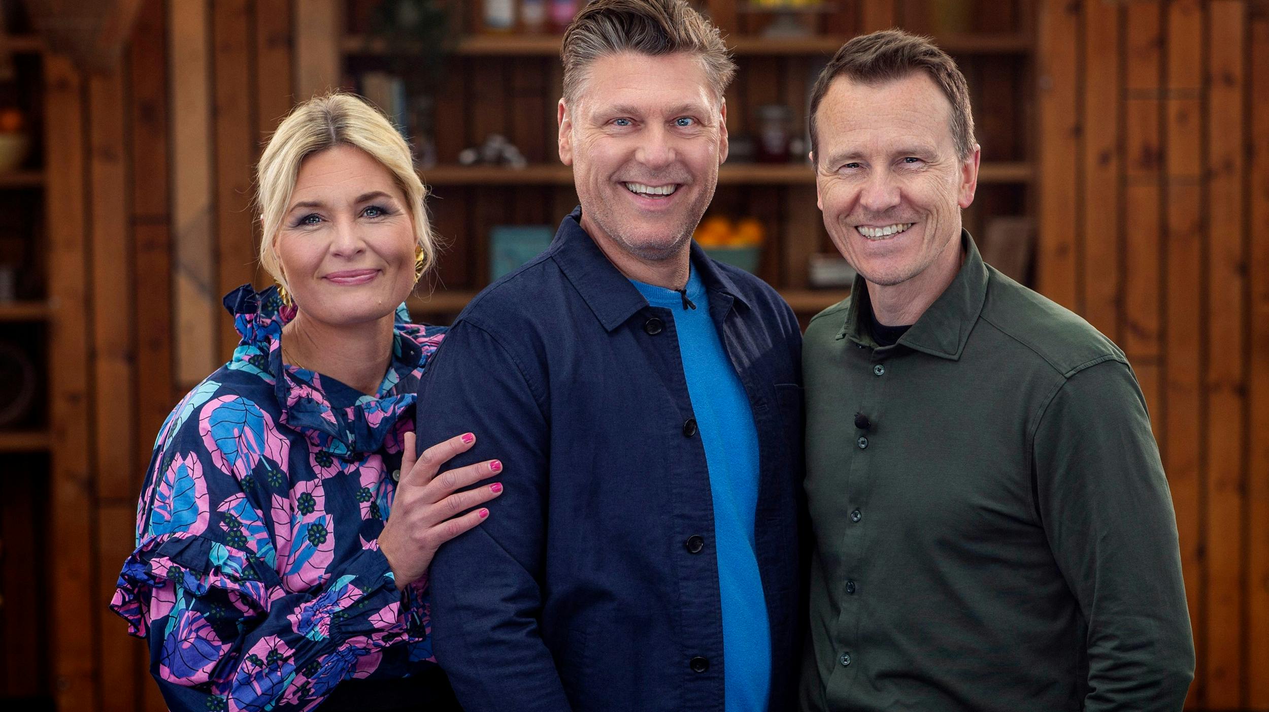 Katrine Foged  Thomsen  er dommer i ”Den store bagedyst” på 9. år – og ved sin side har hun sin dommerkollega  Markus Grigo , 55, og vært  Timm Vladimir , 56.