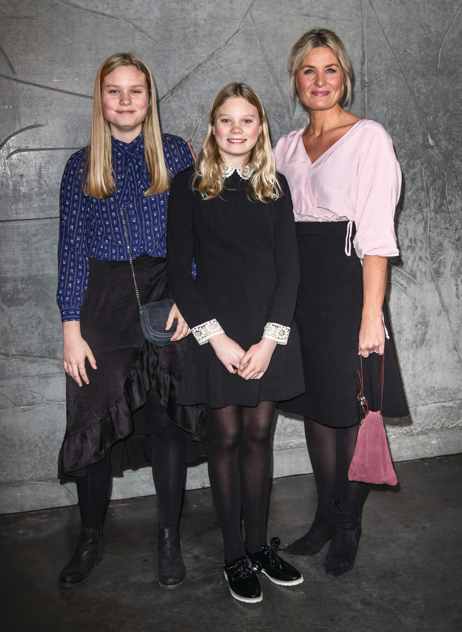 Katrine er mor til døtrene  Ida , 21, og  Agnes , 19, – her til ”Året der gik”-optagelser på DR i 2017.