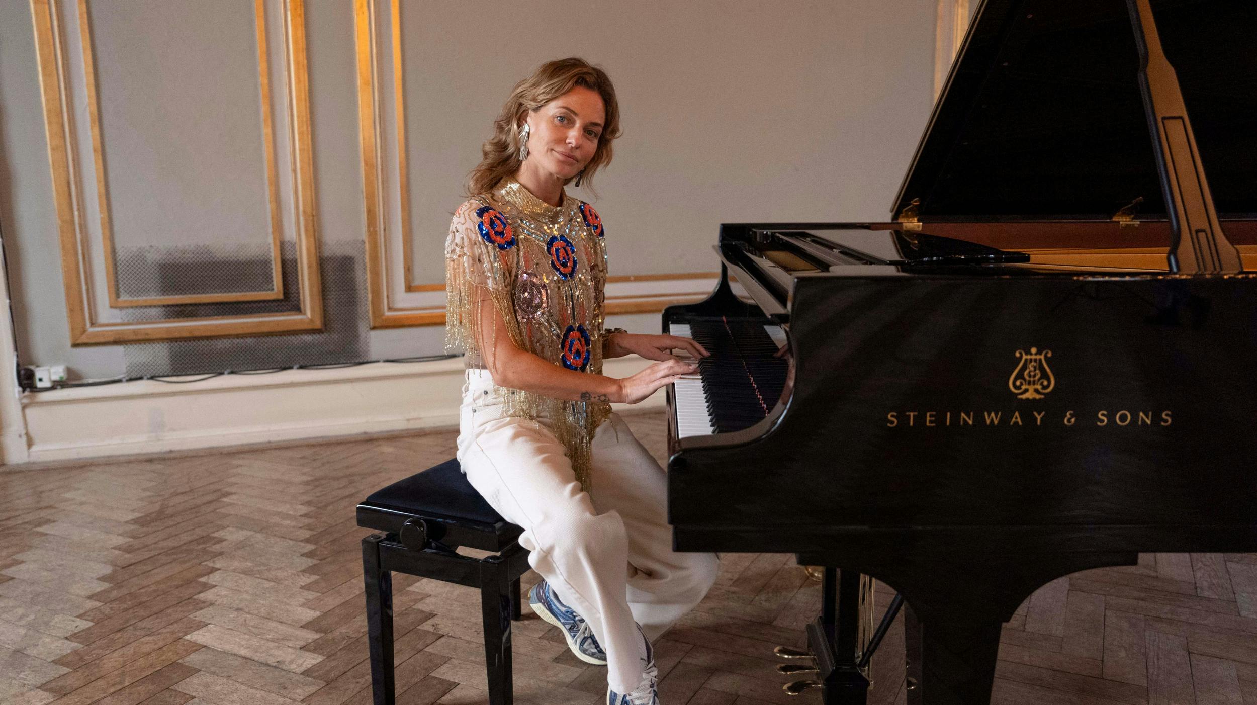 Sarah Grünewald , 40, var en meget talentfuld pianist, da hun var barn.