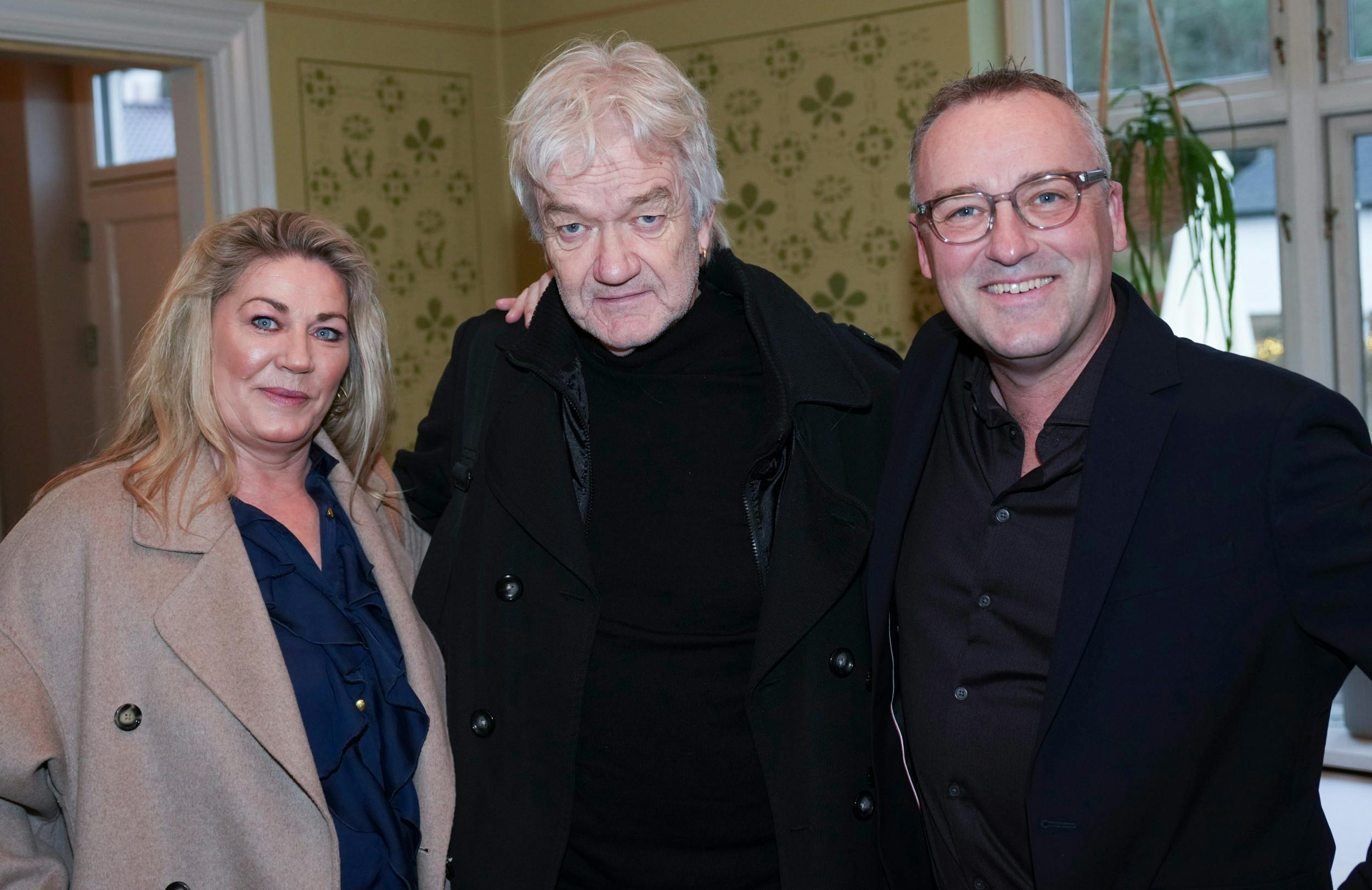 – Jeg er en heldig mand, der er vild med min kone, siger Lars Lilholt om sin hustru gennem 25 år, Ninna Thomsen. Parret var på plads, da Peter Ingemann fejrede sin 50-års-fødselsdag sidste år.