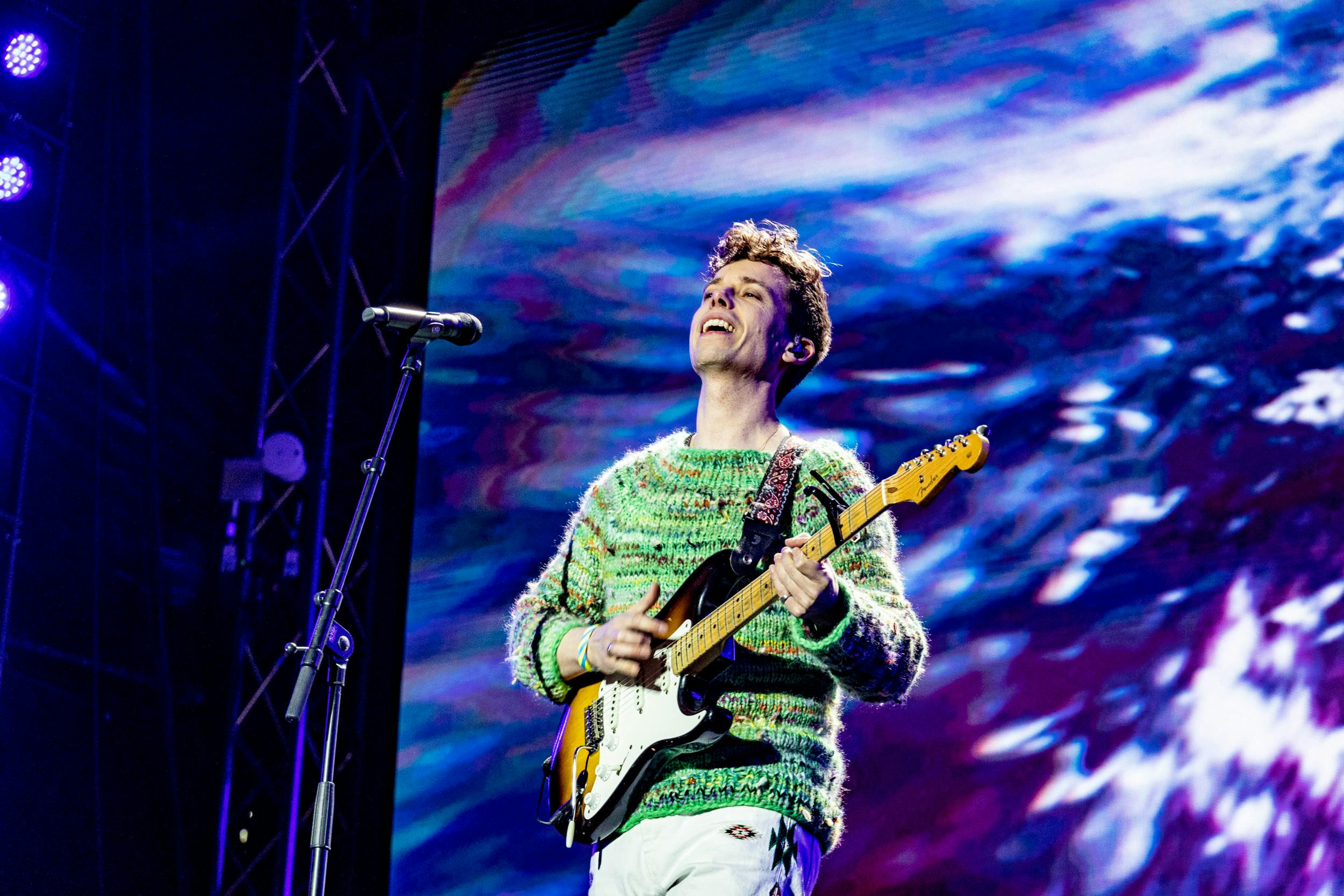 Som sanger og sangskriver har Mads Langer smeltet hjerter – også som livemusiker siden midten af 00’erne.