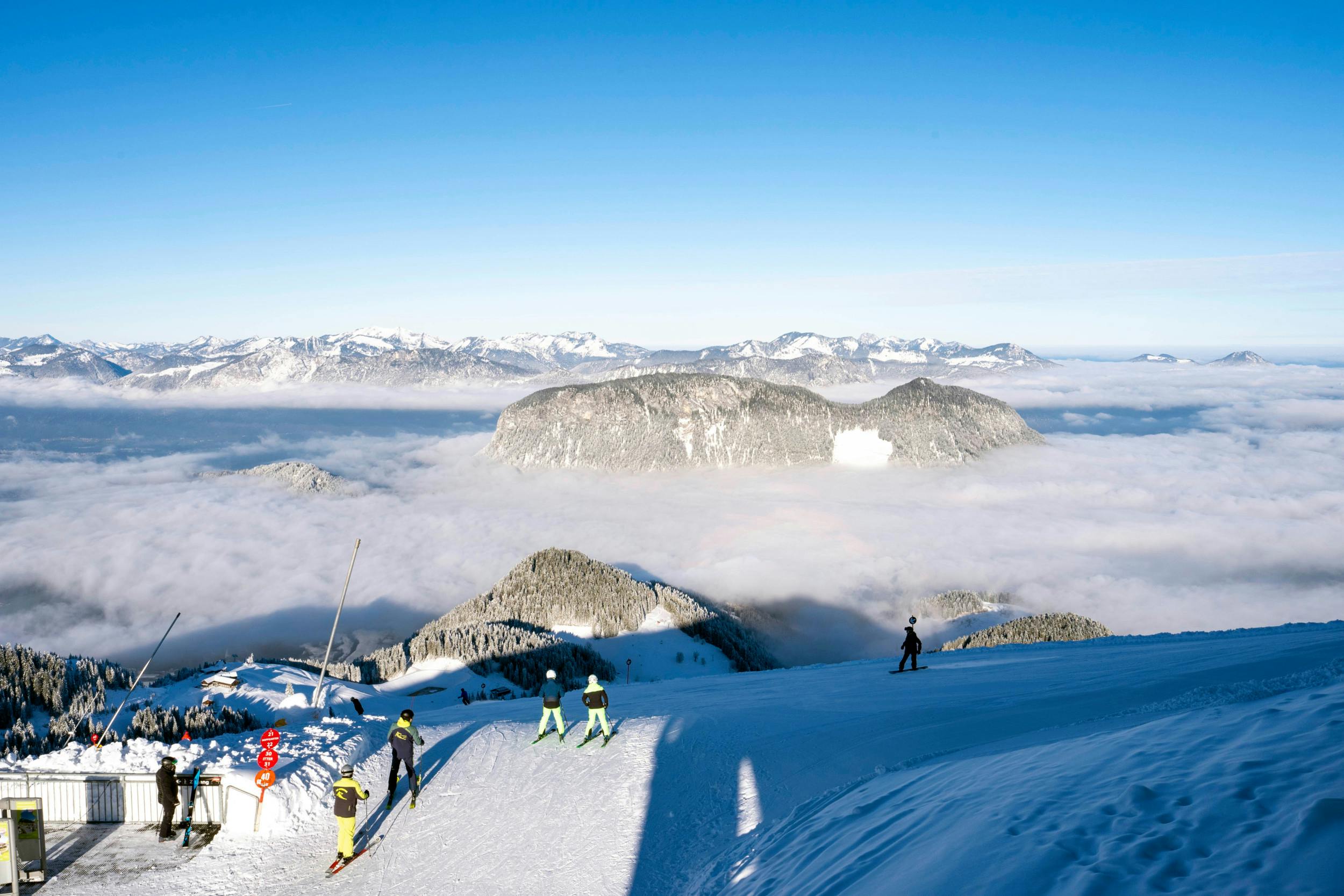 Fem minutter fra huset ligger smukke Skiwelt, der er et af Østrigs største skiområder. Hver søndag tilbyder Anders pistevisning.