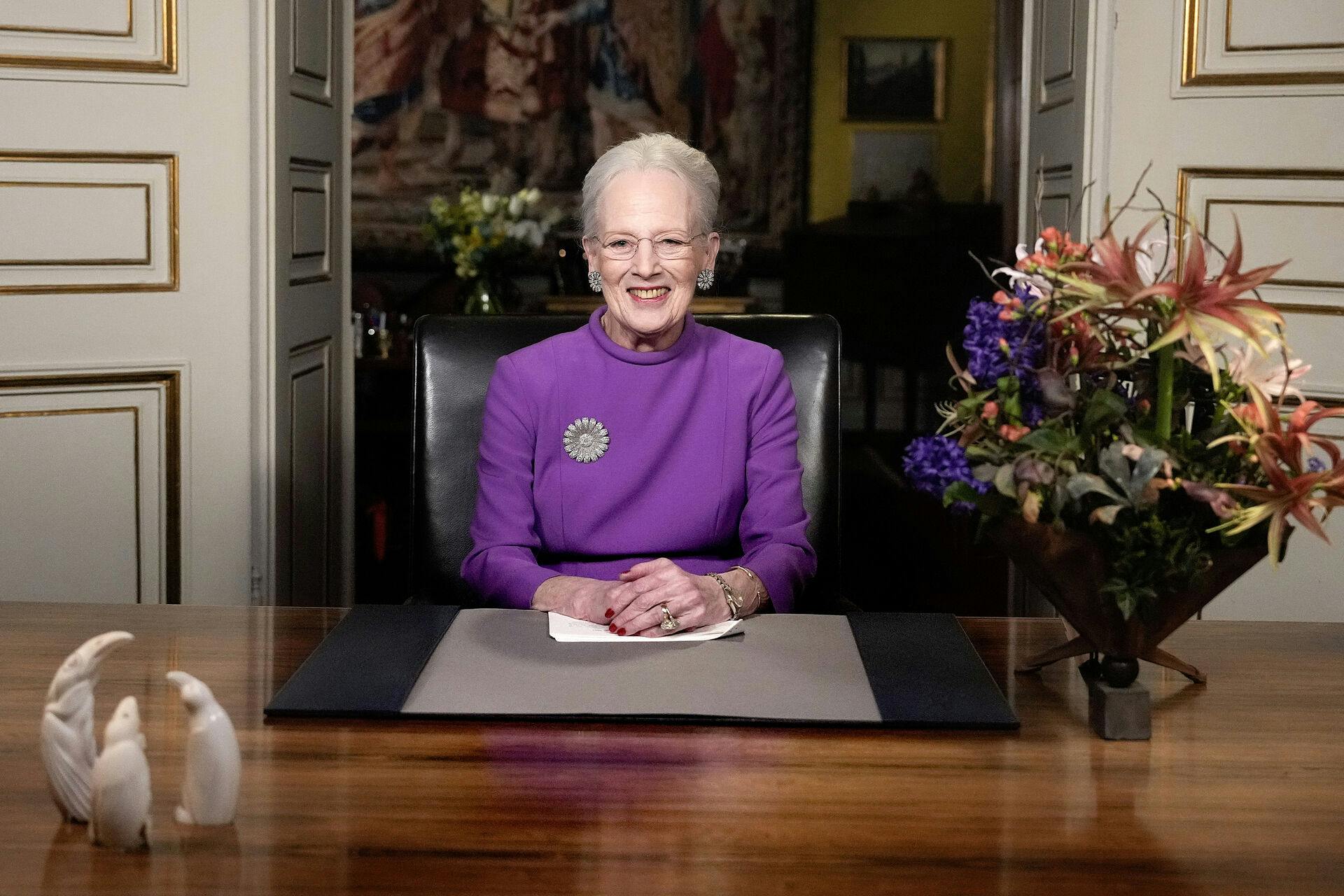 Dronning Margrethe II gav sin sidste nytårstale den 31. december 2023. I talen overraskede hun ved at meddele, at hun ville overlade tronen til sin søn, Frederik.