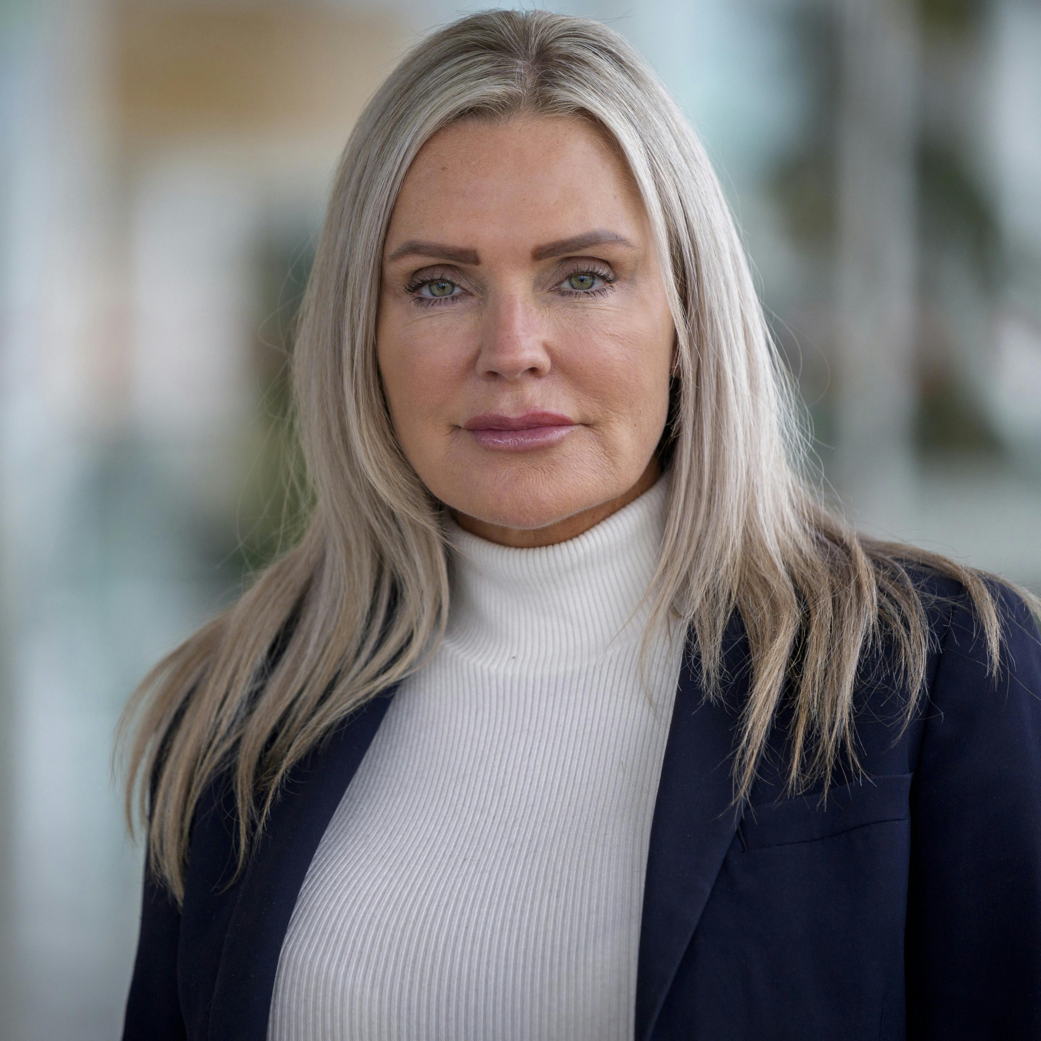 Nu reagerer Janni Ree.