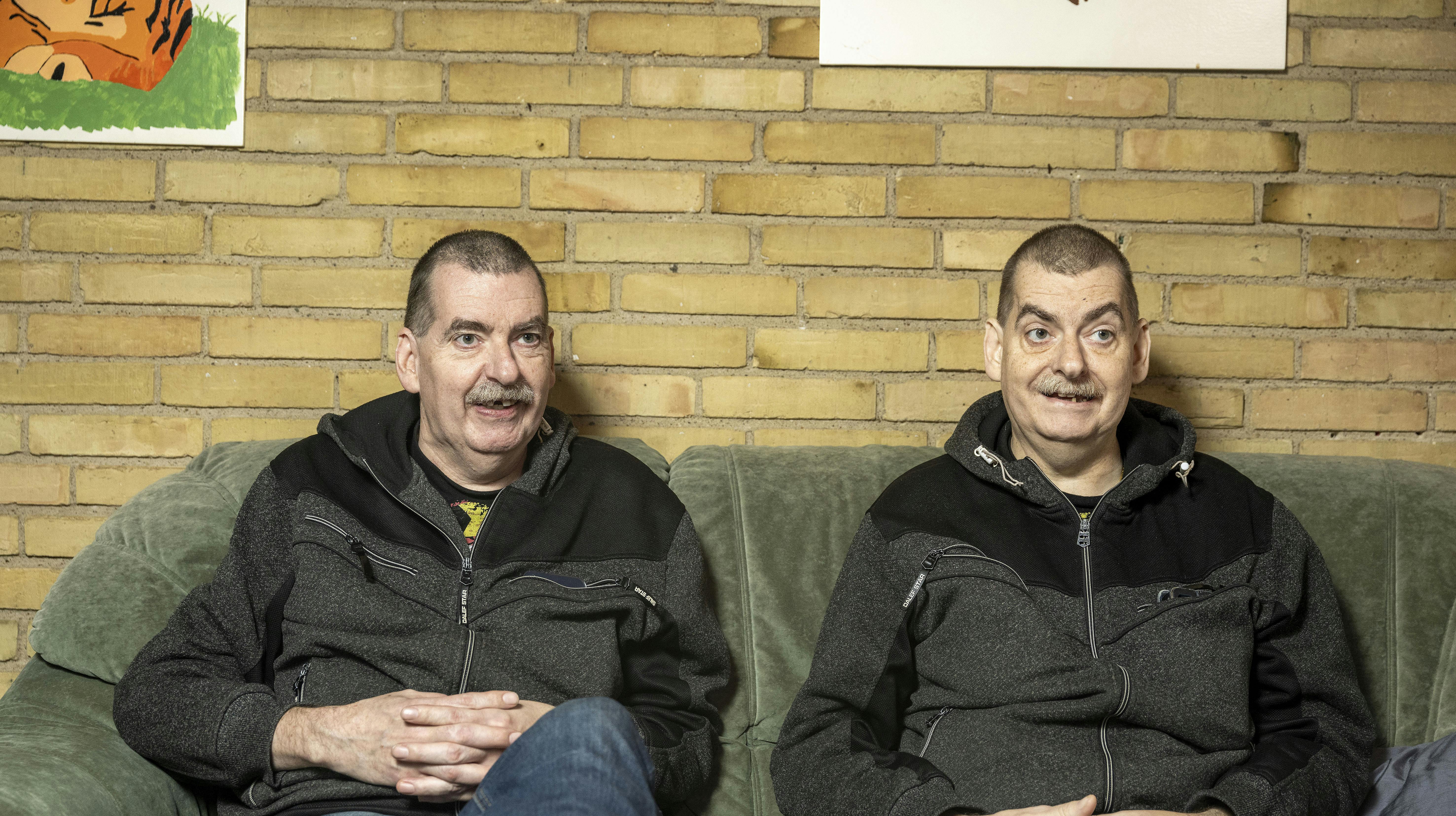 Den trofaste seer, der i ti år har fulgt Anders og Torben på TV2 ved, at tv-tvillingerne altid er ens klædt.