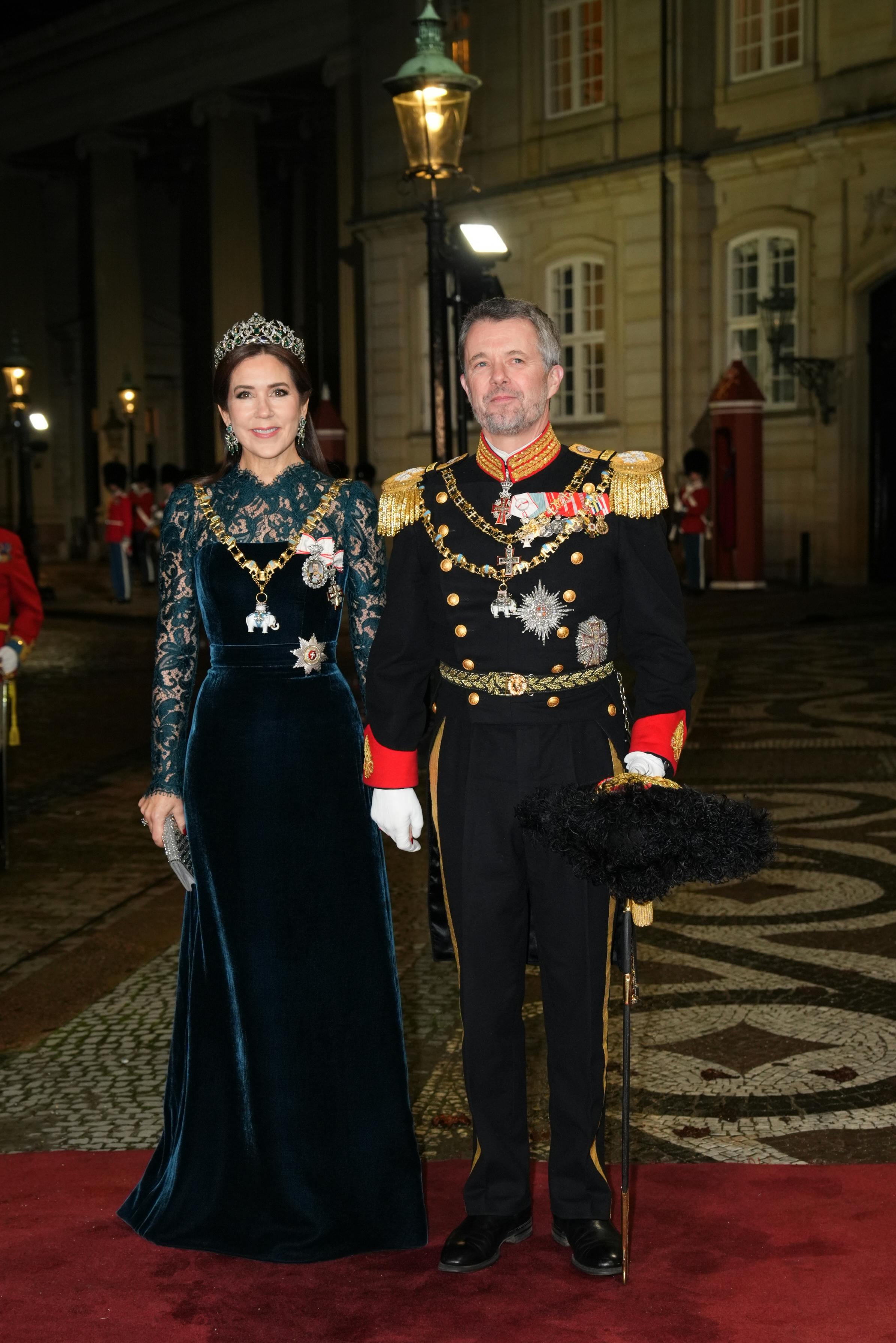 7. januar kan kong Frederik og dronning Mary ses i den smukke guldkaret.