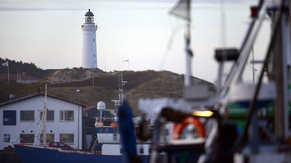 Torsdag aften døde en mand i 30'erne i en arbejdsulykke på et skib i Hirtshals Havn. (Arkivfoto).