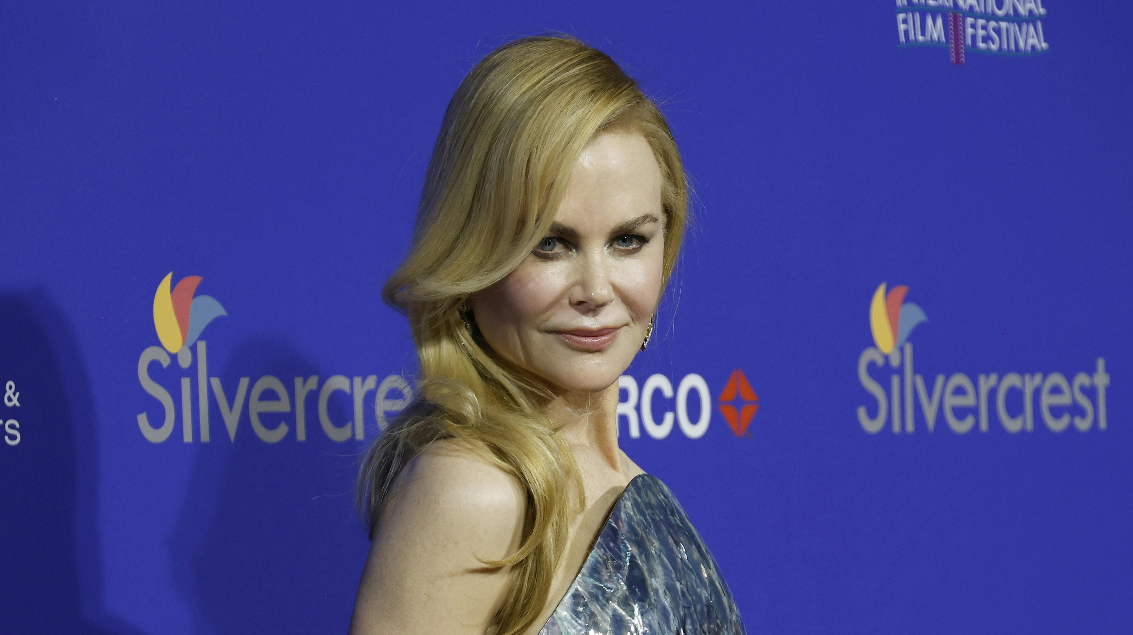 epa11804624 Nicole Kidman poses on the red carpet at the 2025 Palm Springs International Film Festival Awards Night Gala at the Palm Springs Convention Center in Palm Springs, California, USA, 03 January 2025. EPA/NINA PROMMER