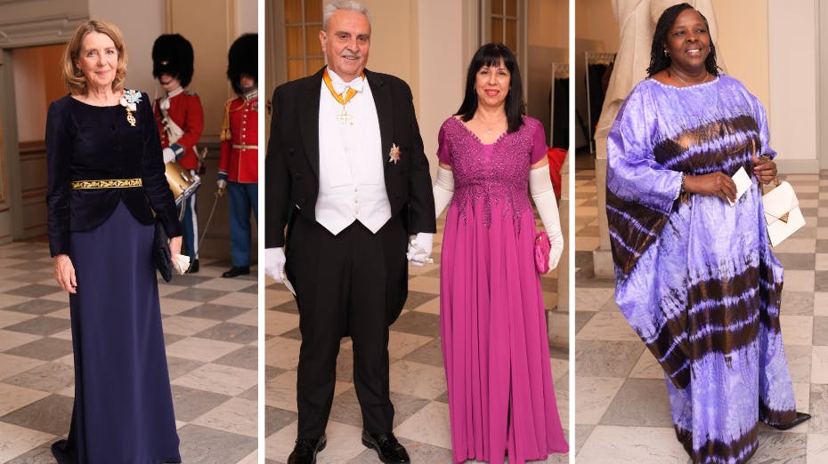 Kong Frederik og dronning Mary afholder nytårskur for det diplomatiske korps på Christiansborg Slot - og som altid er der både festligt og farverigt. 