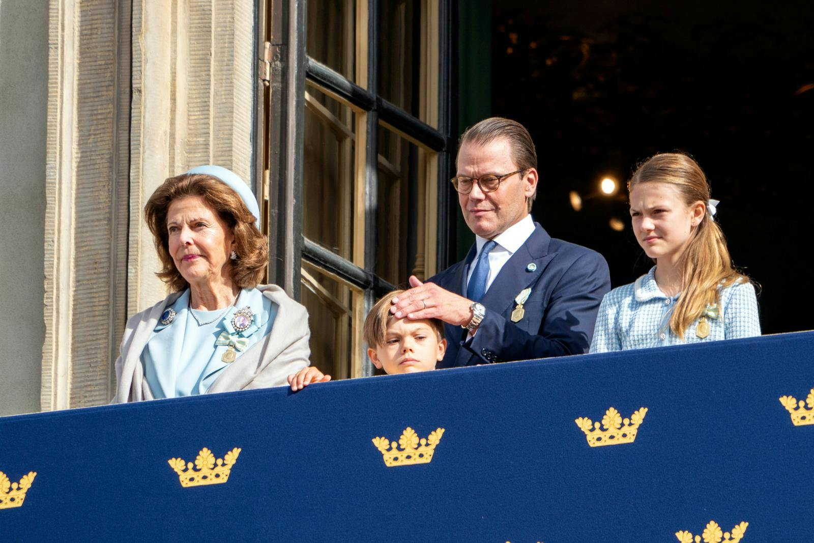 Dronning Silvia fik nok af problemerne, som kronprinsesse Victoria og prins Daniel havde rodet sig ud i. Og så tog dronningen selv affære.