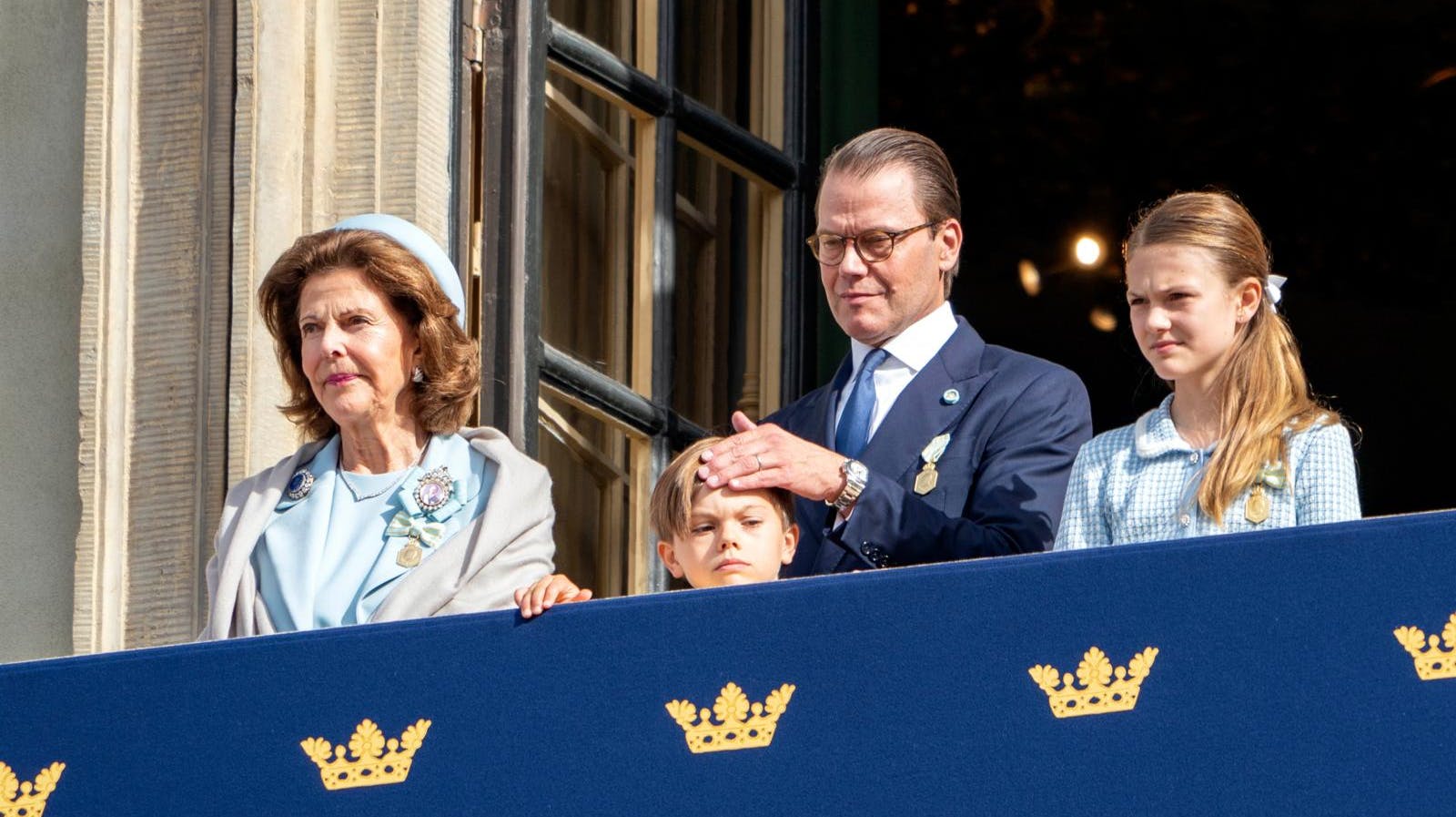 Dronning Silvia fik nok af problemerne, som kronprinsesse Victoria og prins Daniel havde rodet sig ud i. Og så tog dronningen selv affære.
