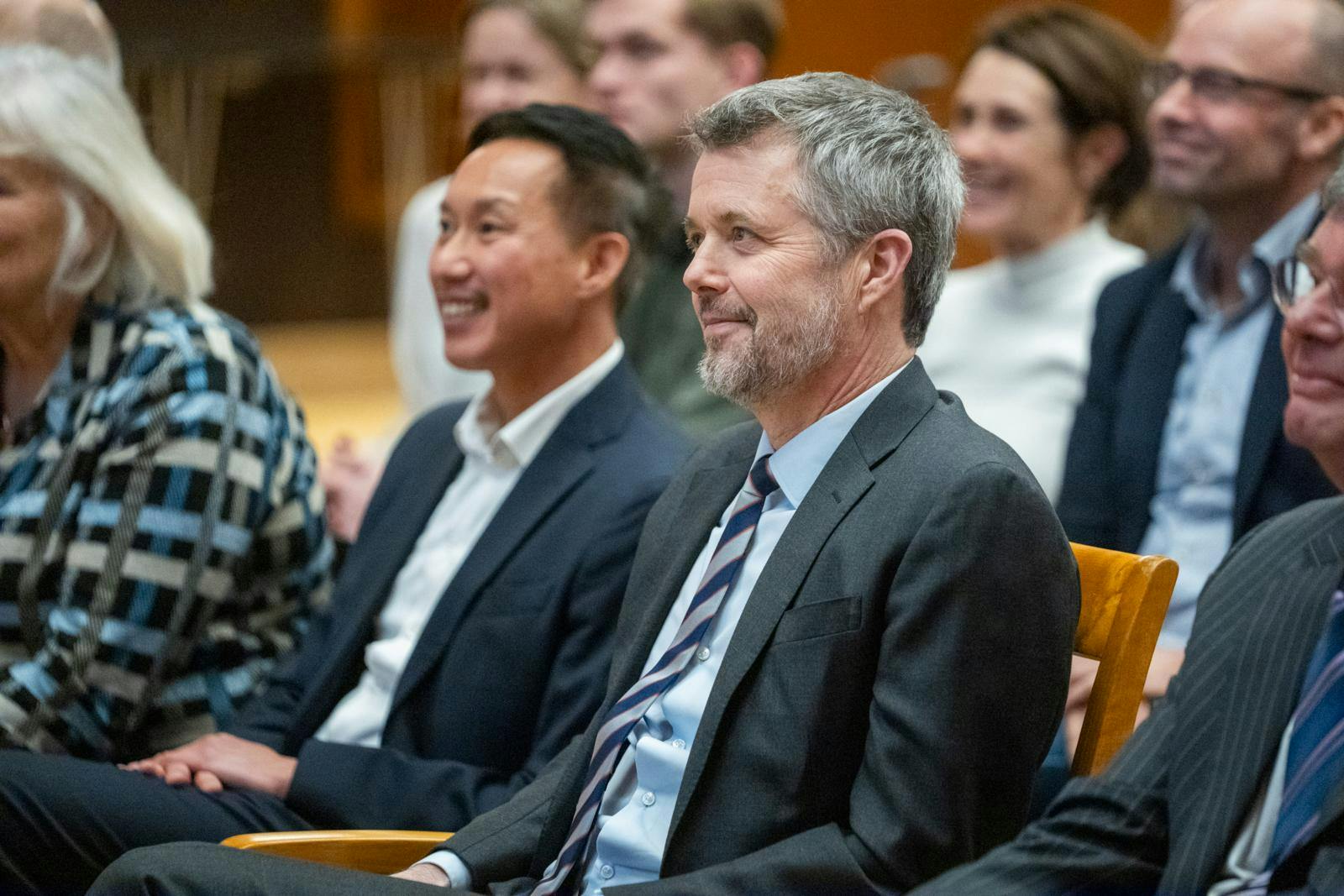 Kong Frederik stempler sig ind i stridigheden mellem USA og Danmark omhandlende Grønland.