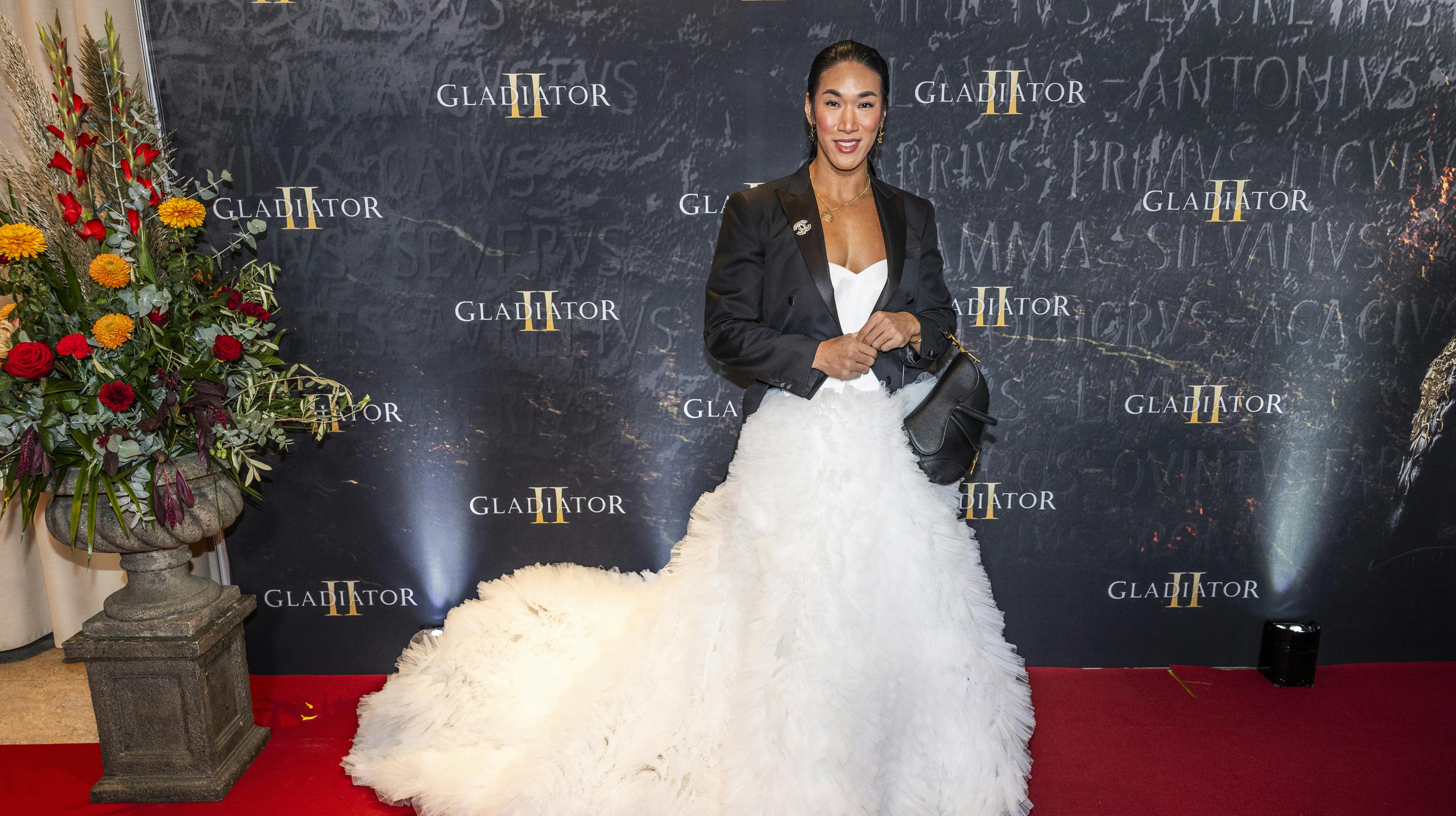 Snart går Sy Lee i gang med at skrive sin første bog.