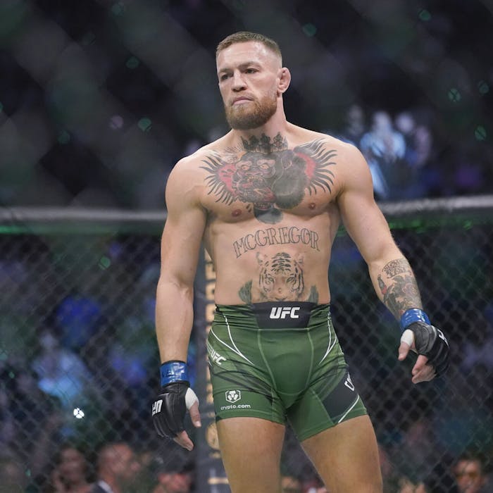 Conor McGregor deltager i kontroversiel efterårsfest: Poserer sammen med Hells Angels-medlemmer