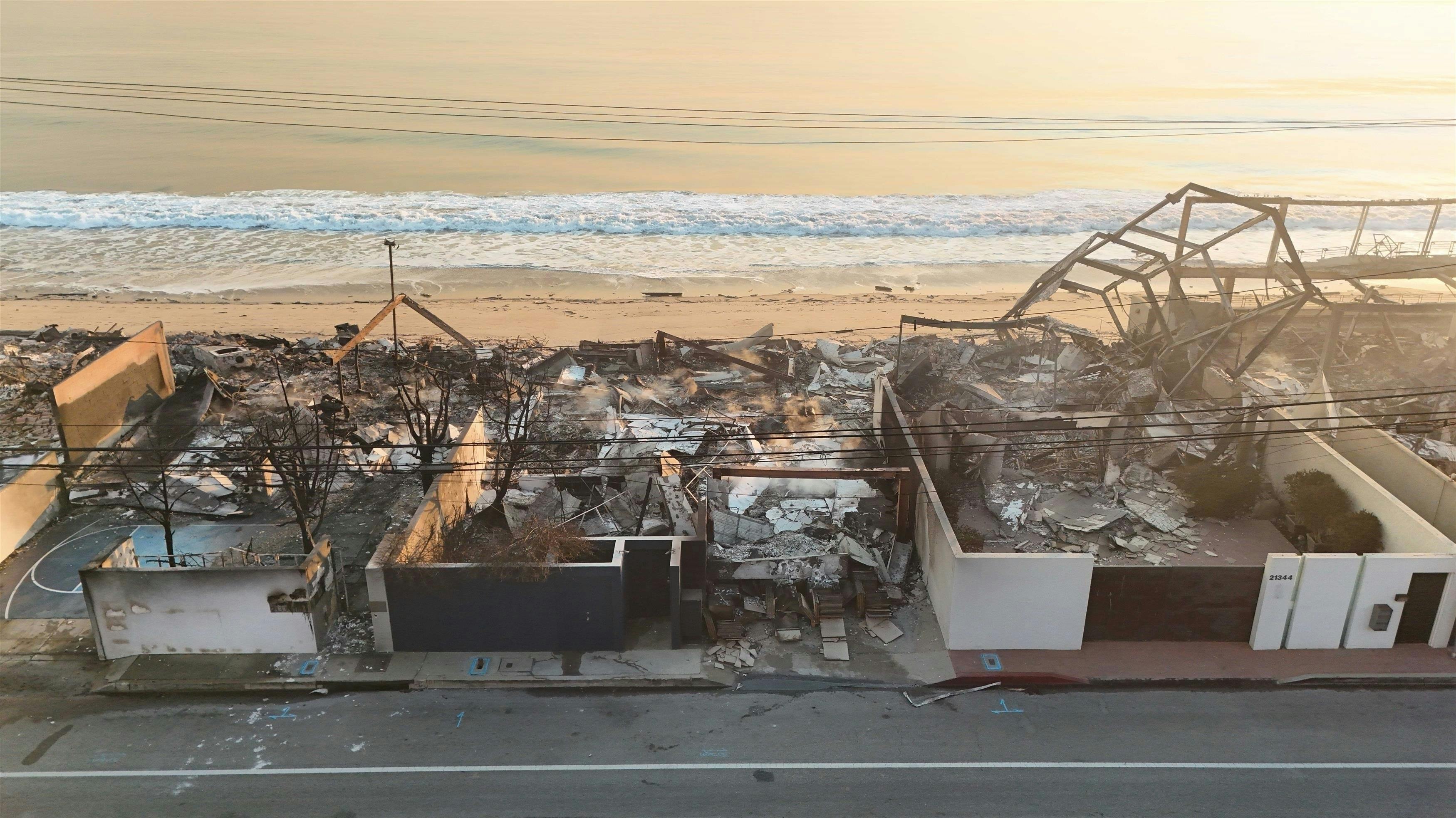 Paris Hiltons hjem i Malibu er fuldstændig ødelagt. 