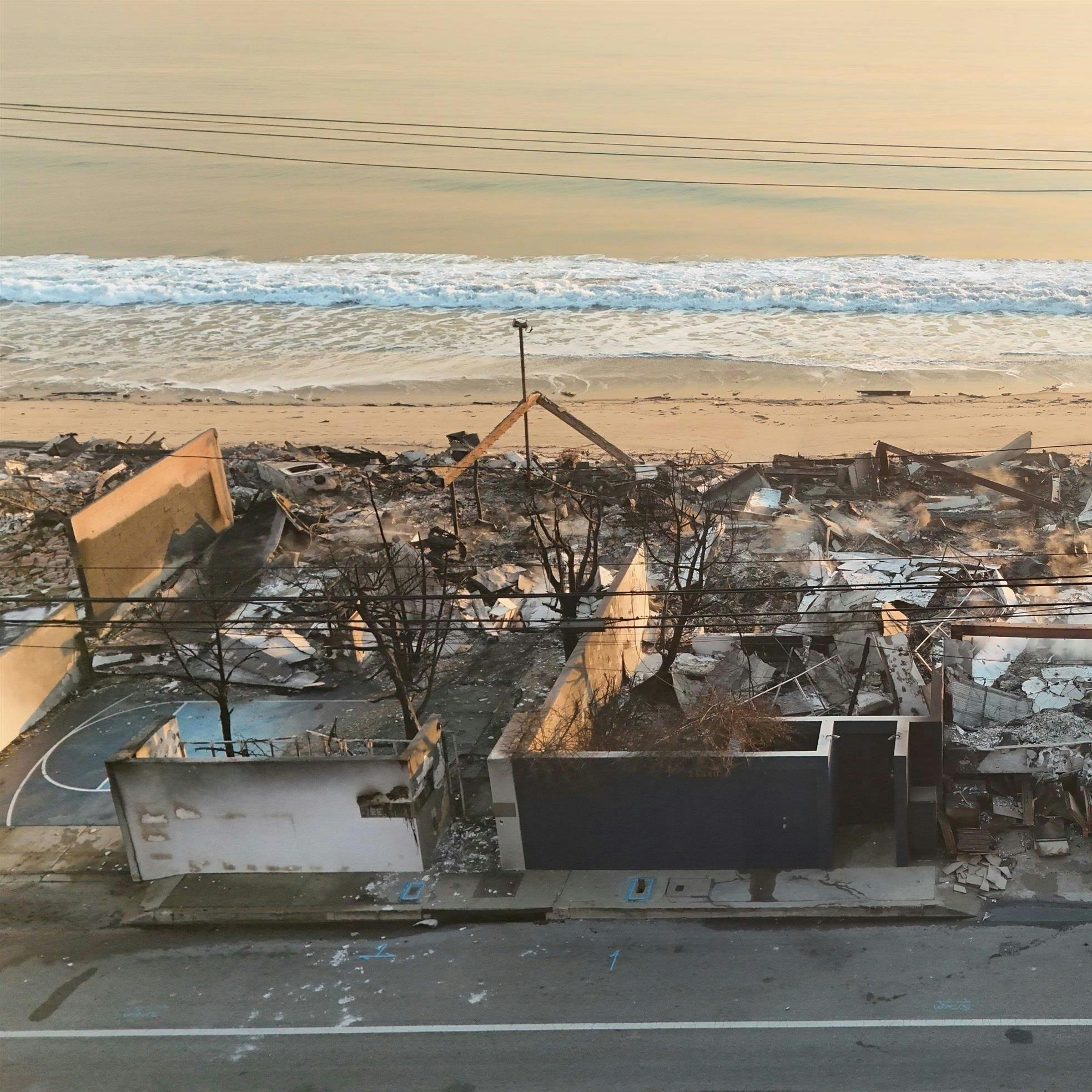 Paris Hiltons hjem i Malibu er fuldstændig ødelagt.