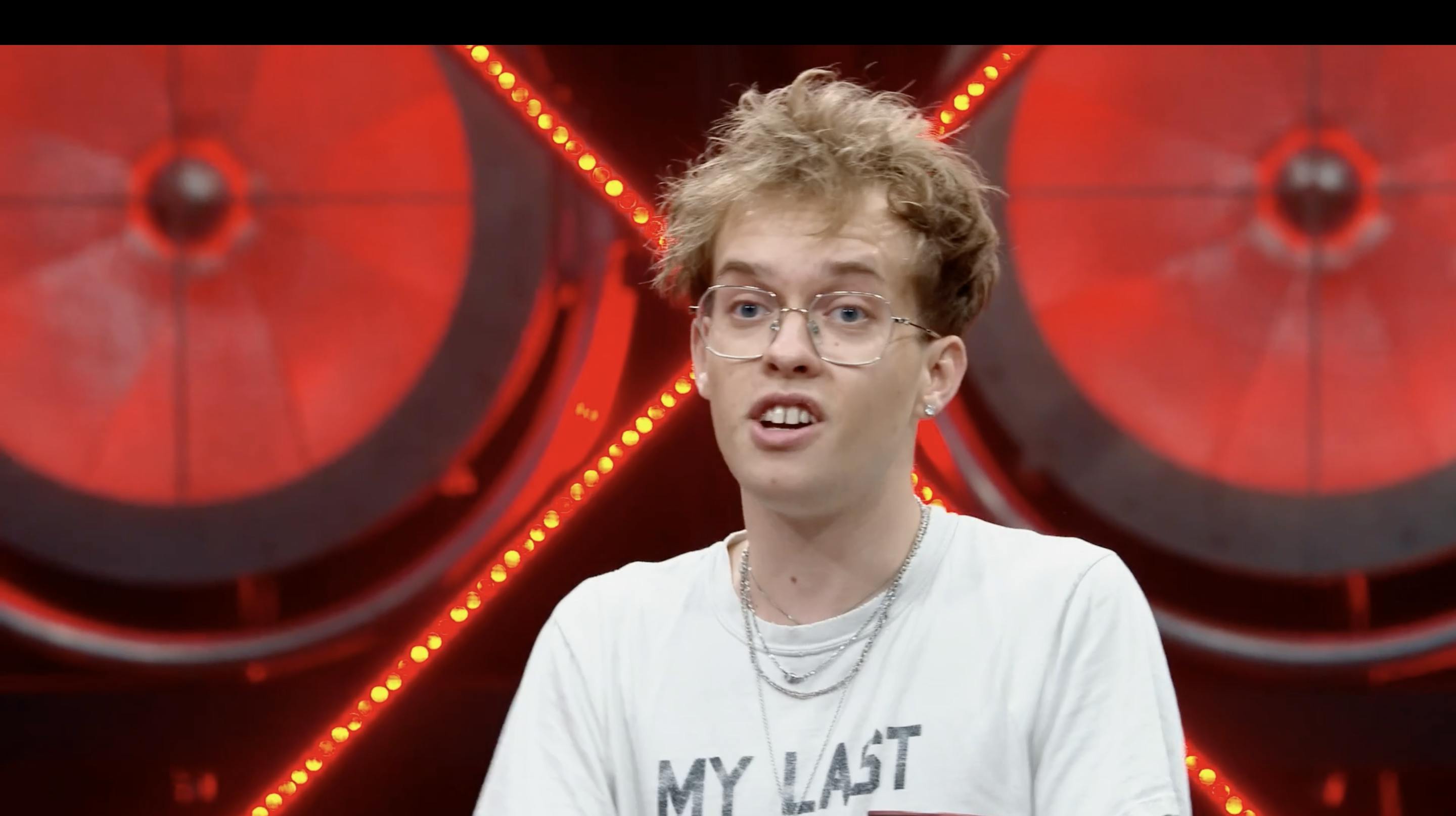 Vilhelm er vant til at stå bag scenen, når de store kunstnere synger på de danske scener.