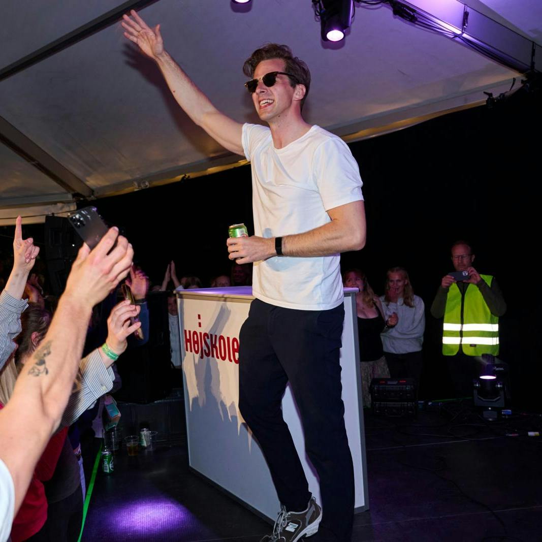 Alex Vanopslagh lagde folkemødet ned sidste år - kan han lægge vælgerne ned også?