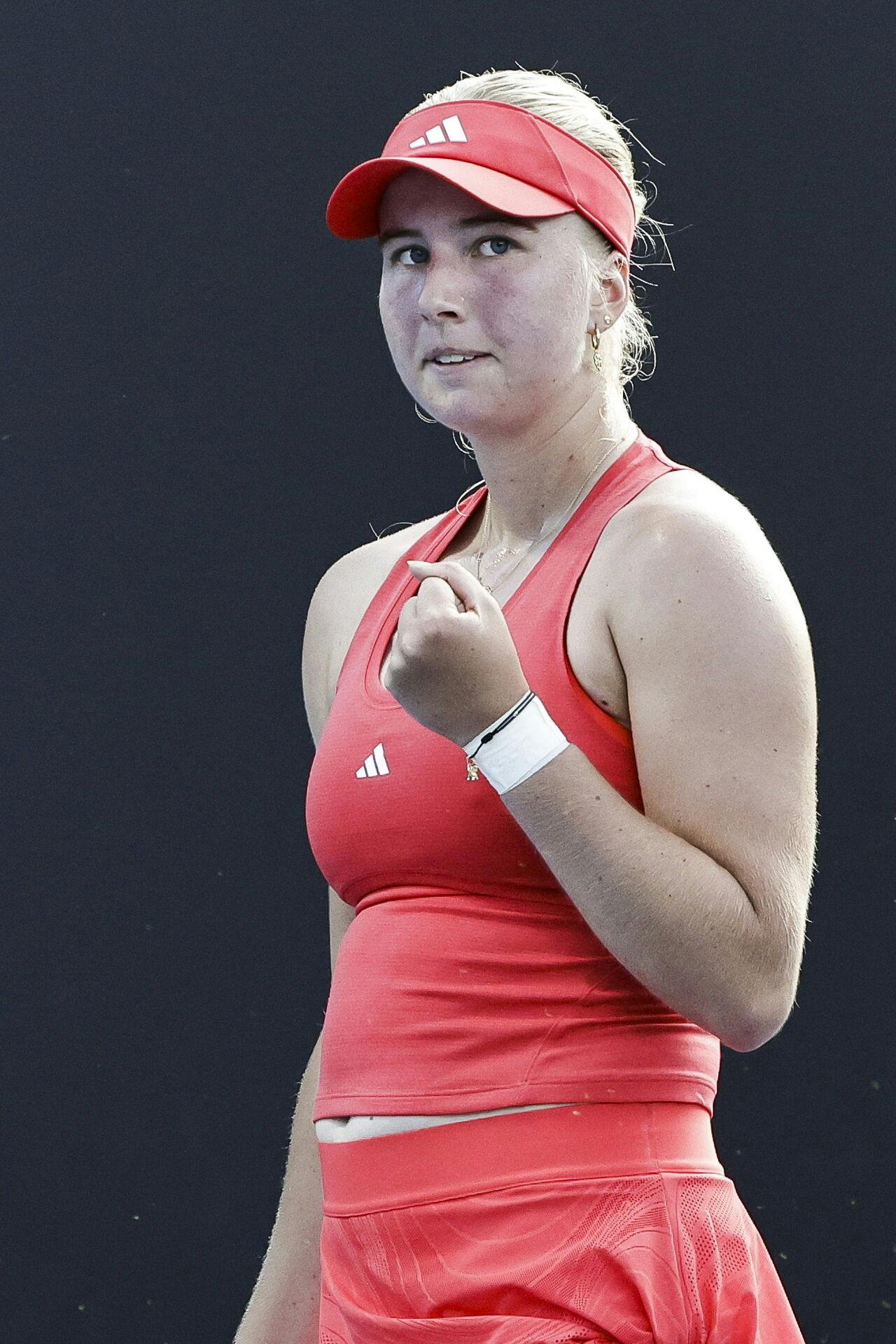 epa11819600 Clara Tauson of Denmark gestures during the Women's Singles first round match against Linda Noskova of Czech Republic at the Australian Open Grand Slam tennis tournament in Melbourne, Australia, 12 January 2025. EPA/ROLEX DELA PENA