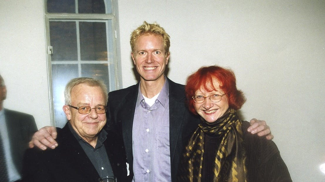 Peter Mygind mellem sine forældre, Søren Mygind og Jytte Abildstrøm.