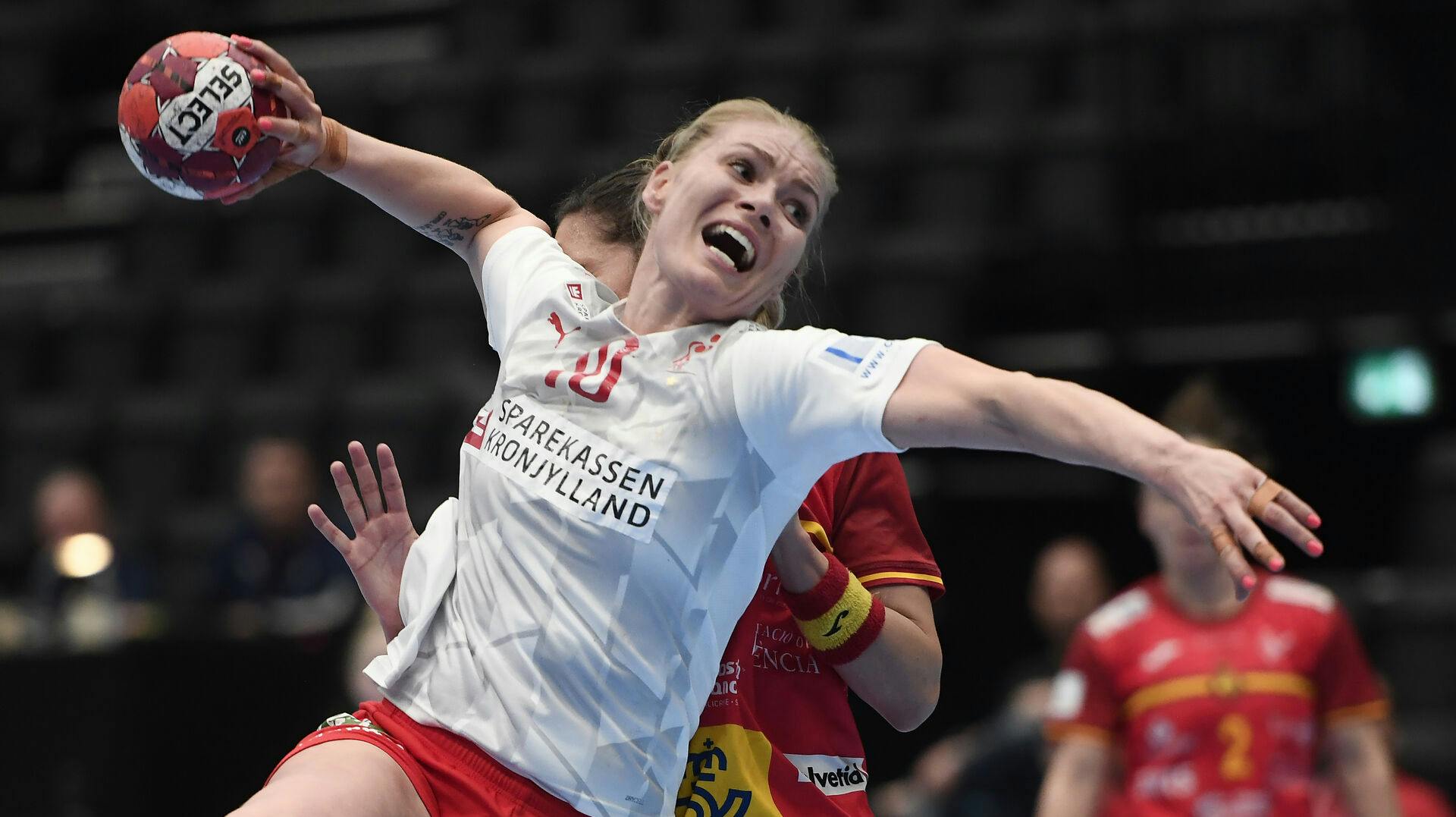 Til sommer skal hun være mor, og derfor stopper hun i den vestjyske håndboldklub.