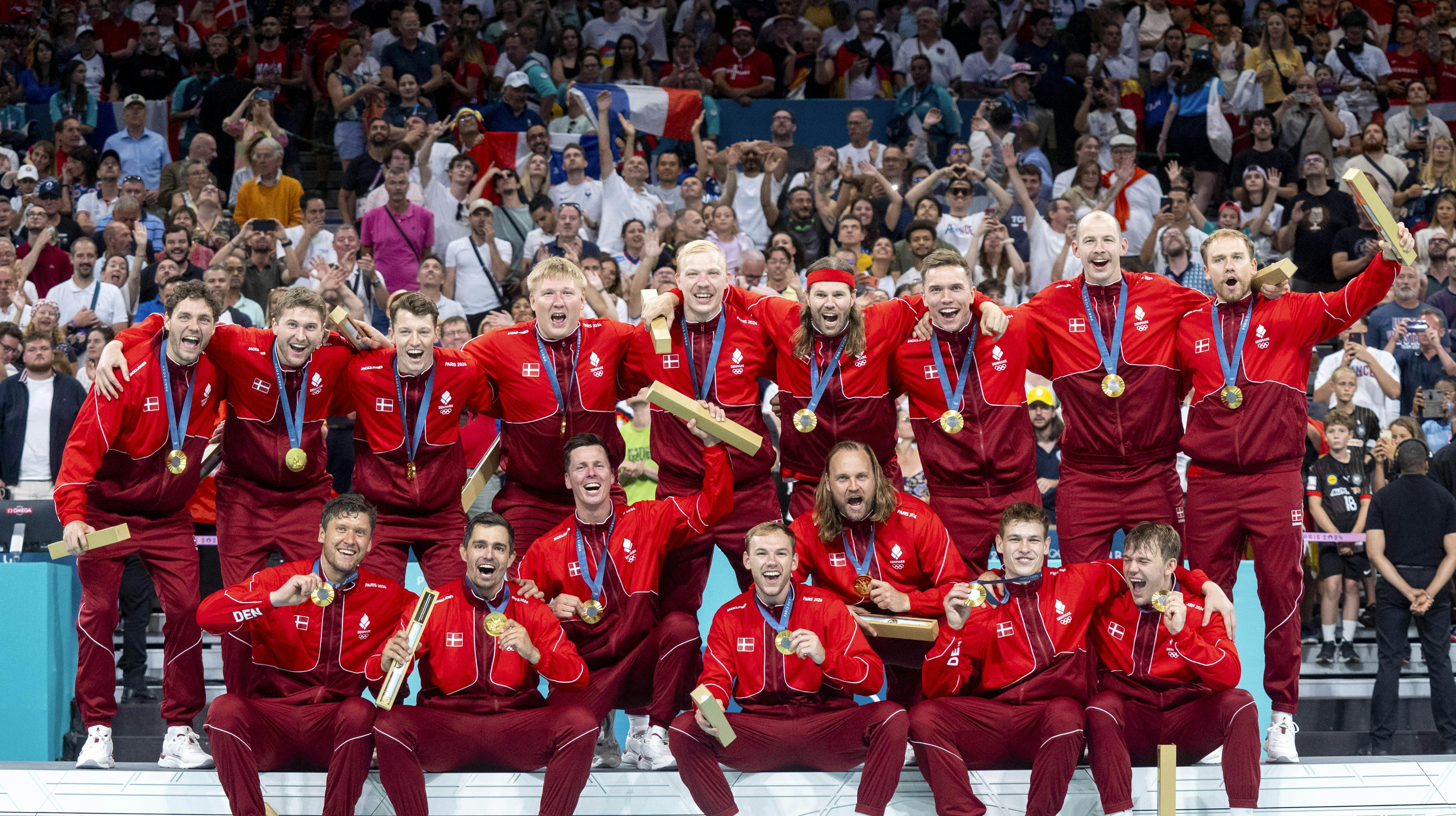 Uden mad og drikke dur helten ikke - og sådan gælder det tilsyneladende også vores håndboldherrer, der lige nu er ved at varme op til første VM-kamp.