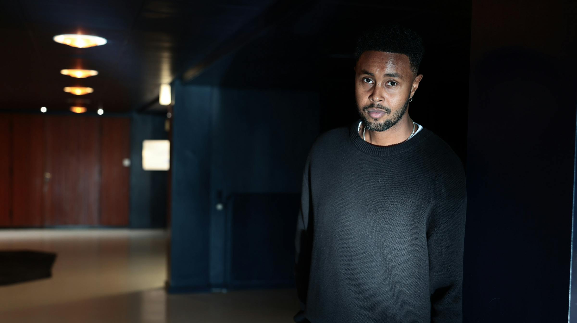 Musikeren Mohamed "Skinz" Ahmed forklarer sin relation til kong Frederik.