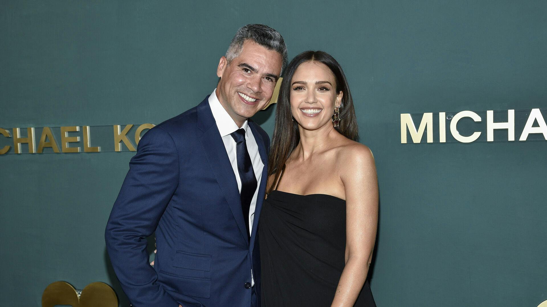 Jessica Alba bekræfter, at hun og Cash Warren skal skilles.