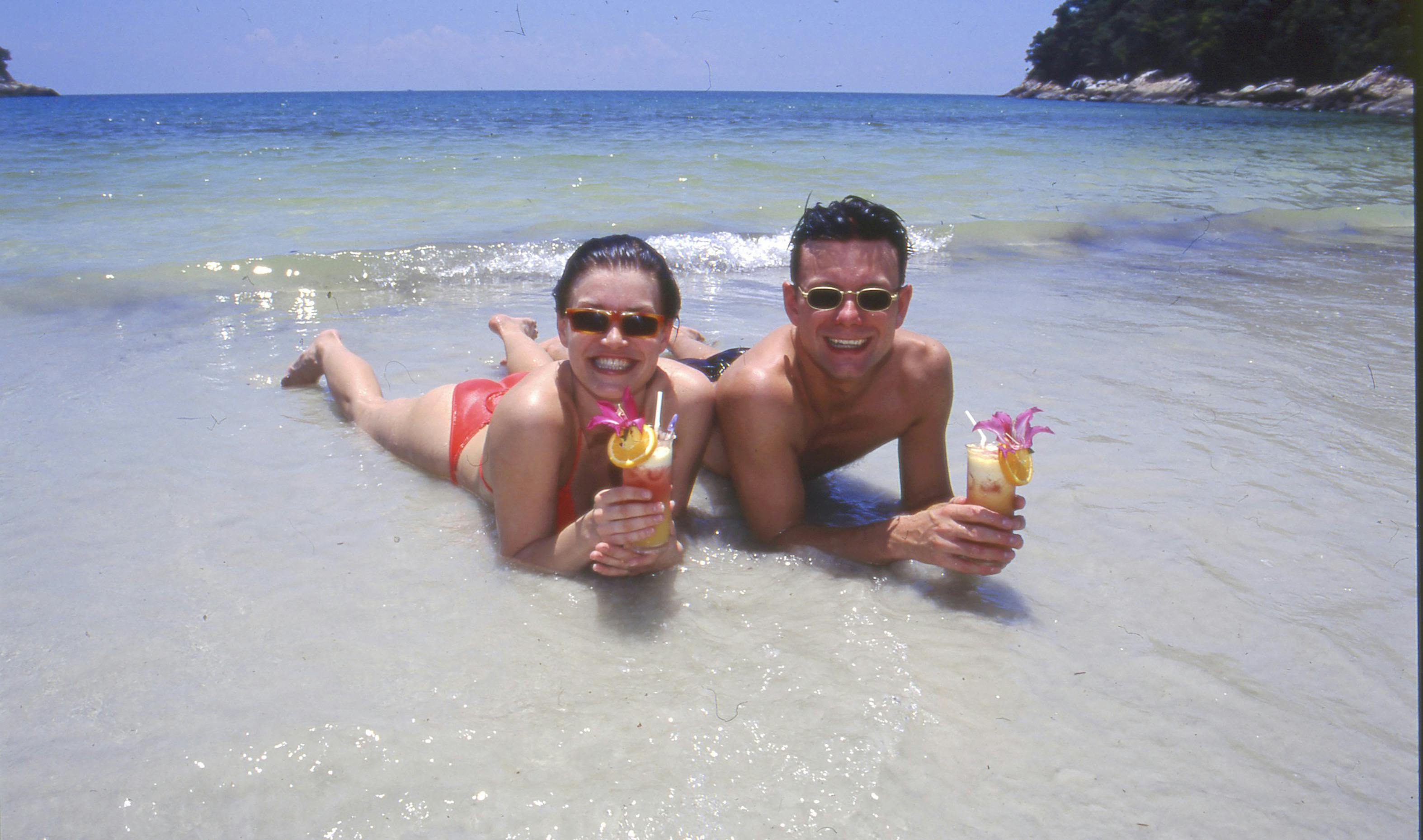 Anette Toftgård og Casper Christensen i Malaysia - 1995 - "Husk lige tandbørsten" -Foto: Peter Grosen -