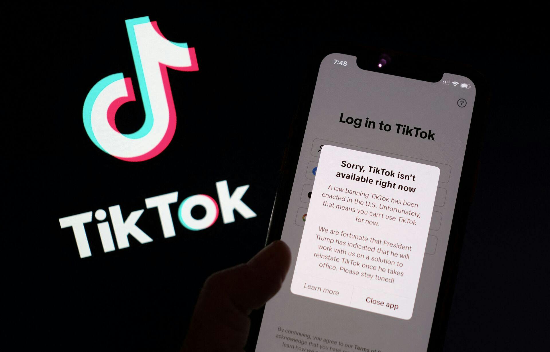 TikTok er søndag gået i sort i USA. 