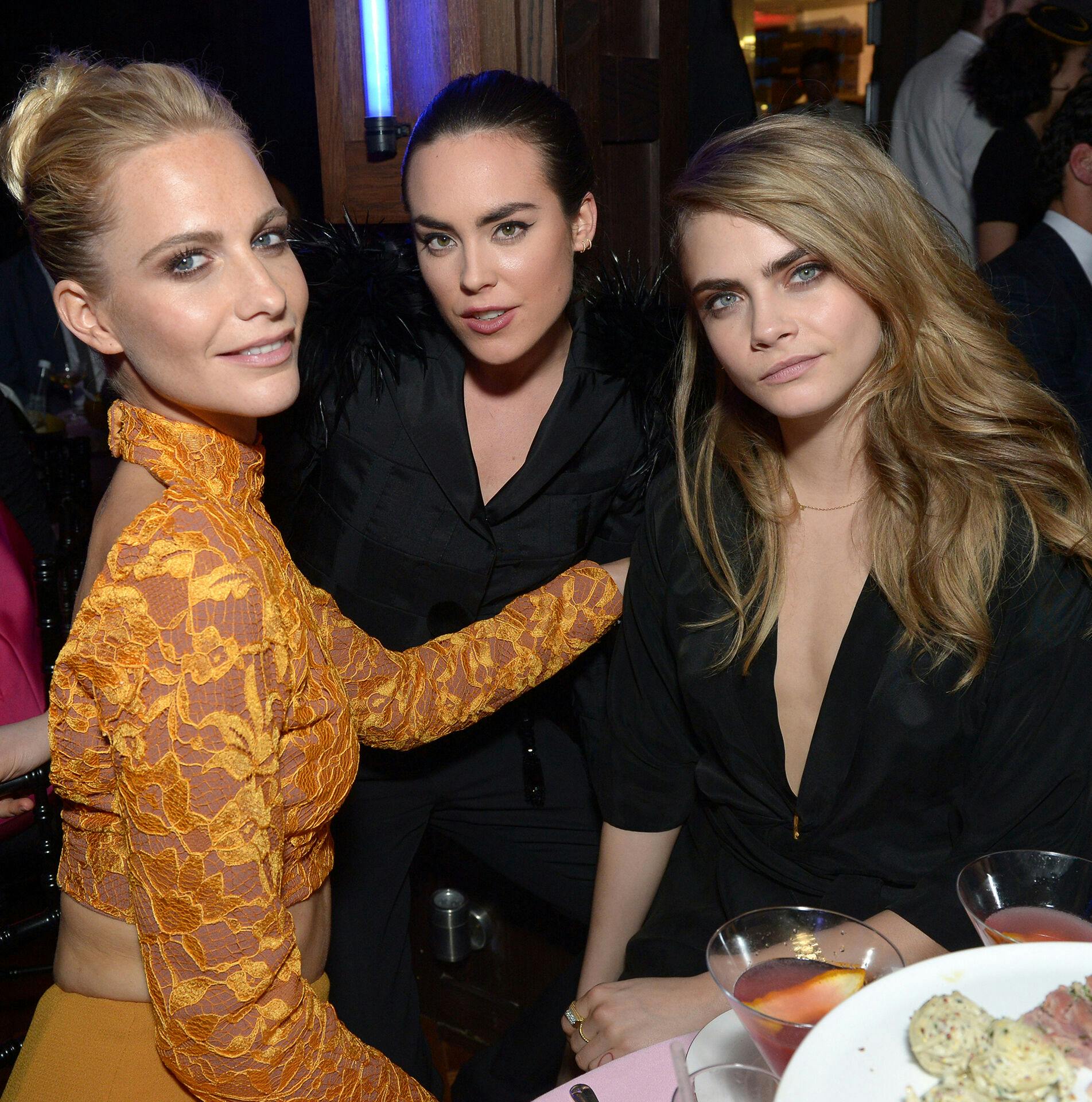 Fra venstre: Poppy Delevingne, Tallulah Harlech og Cara Delevingne.