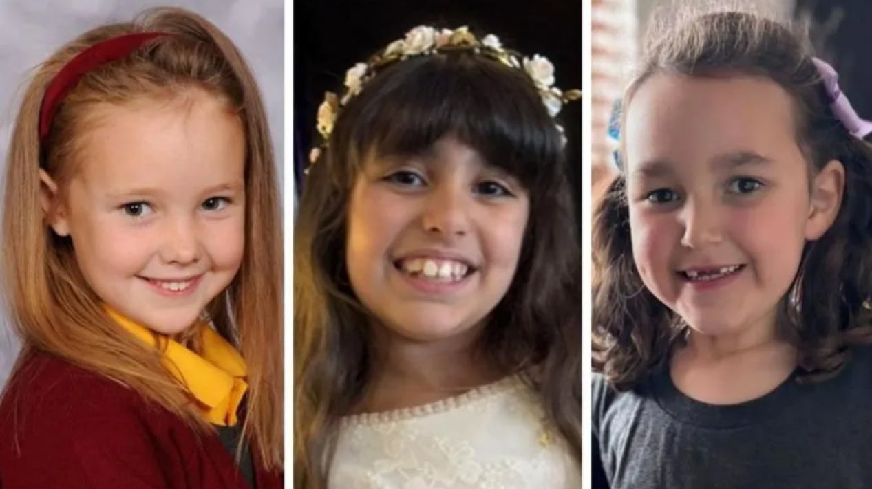 6-årige Bebe Kingx, 7-årige Elsie Dot Stancombe og 9-årige Alice da Silva Aguiar blev knivmyrdet i Southport sidste sommer. 